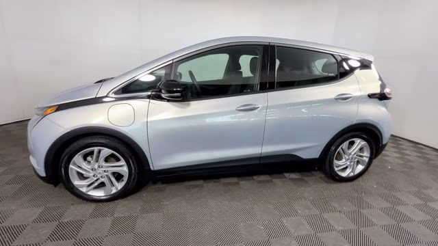 2023 Silver Flare Metallic Chevrolet Bolt EV 1LT FWD Crossover