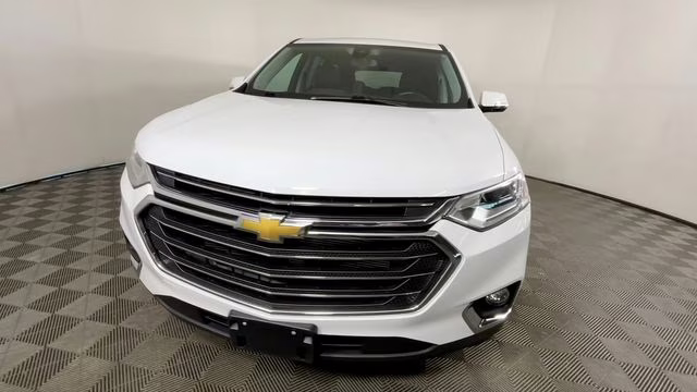 2020 Summit White Chevrolet Traverse LT FWD SUV