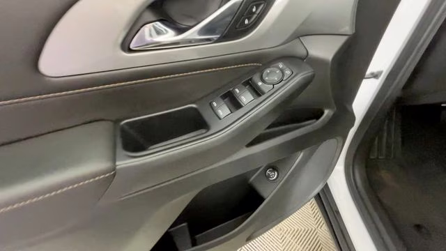 2020 Summit White Chevrolet Traverse LT FWD SUV