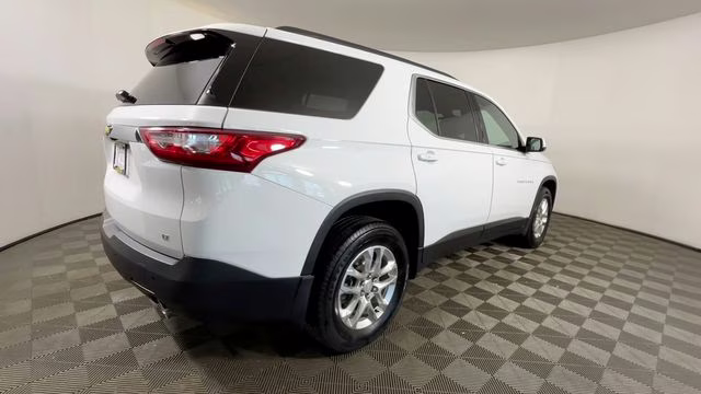 2020 Summit White Chevrolet Traverse LT FWD SUV