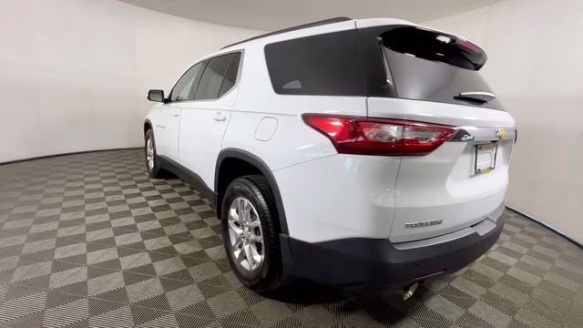 2020 Summit White Chevrolet Traverse LT FWD SUV