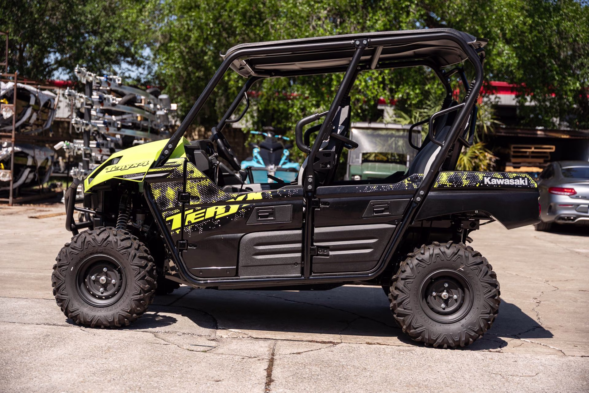 2025 Neon Yellow / Super Black Kawasaki Teryx4 SXS