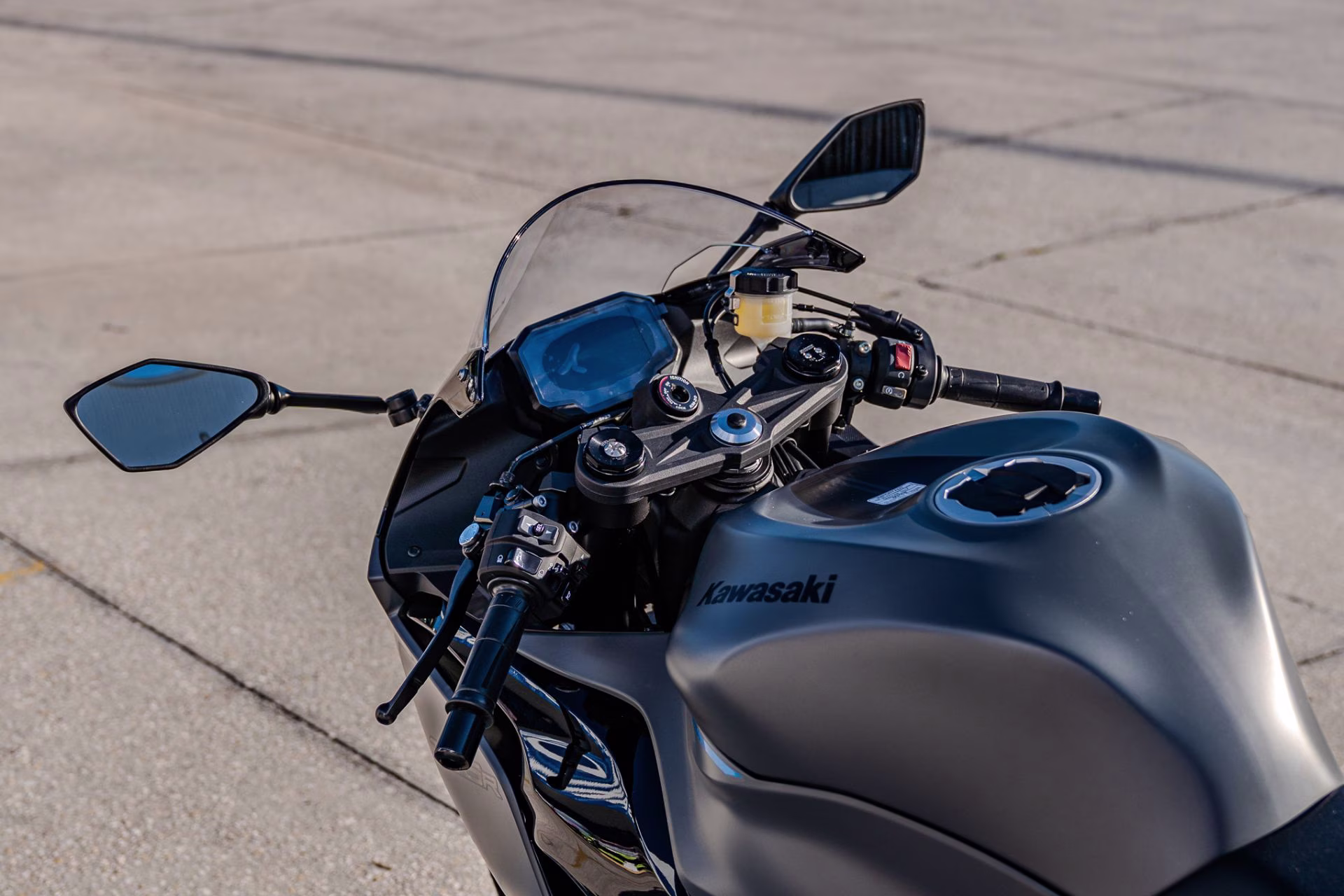 2026 Metallic Matte Graphenesteel Gray / Metallic Spark Black / Pearl Storm Gray Kawasaki Ninja ZX-6R ZX-6R ABS Motorcycle