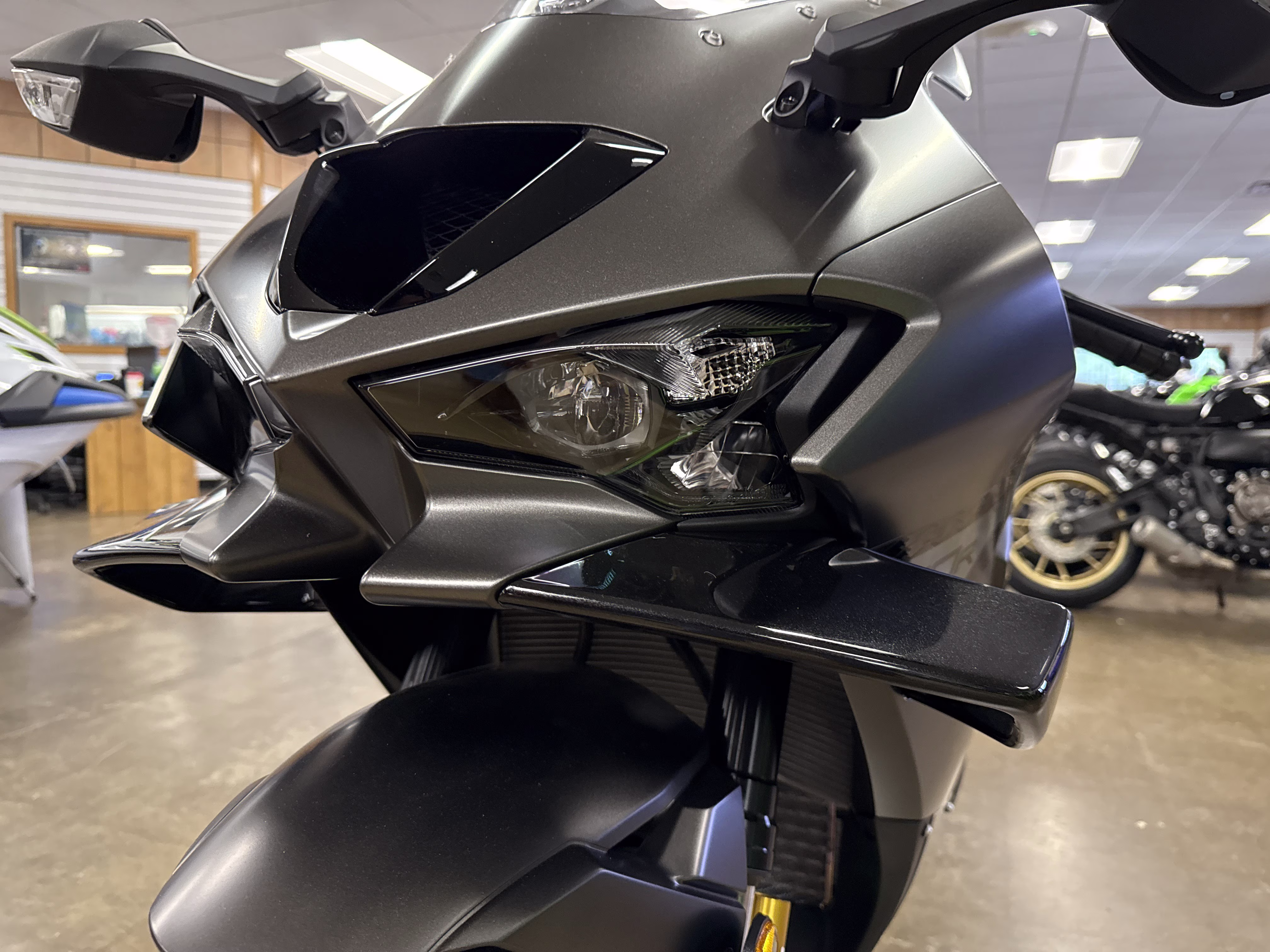 2026 Metallic Matte Graphenesteel Gray / Metallic Spark Black Kawasaki Ninja ZX-10R ABS Motorcycle