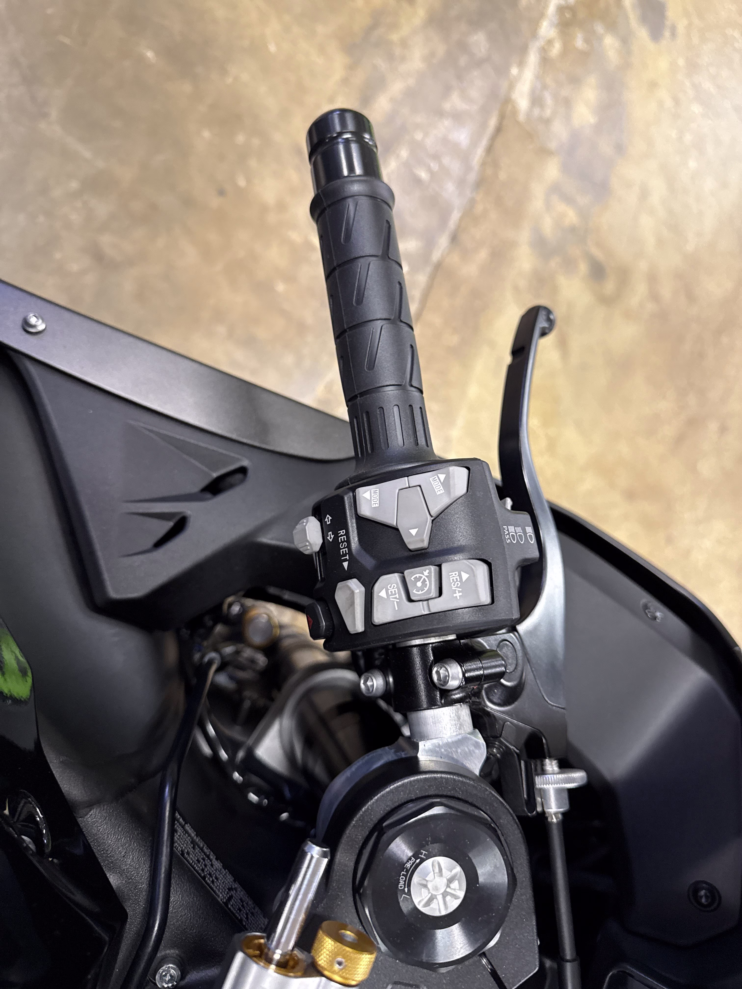 2026 Metallic Matte Graphenesteel Gray / Metallic Spark Black Kawasaki Ninja ZX-10R ABS Motorcycle