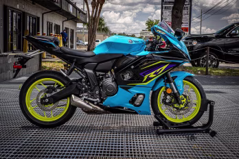 2026 Breaker Cyan / Raven Yamaha YZF-R7 Motorcycle