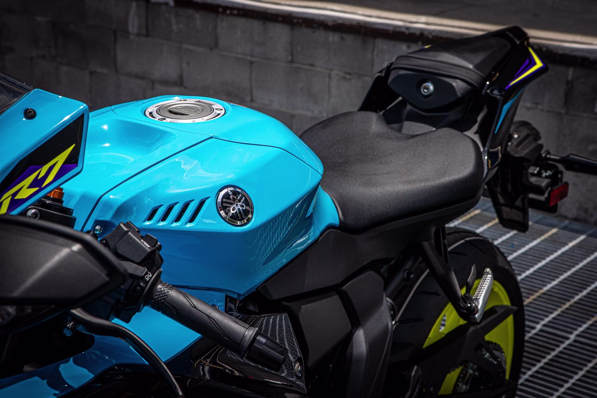 2026 Breaker Cyan / Raven Yamaha YZF-R7 Motorcycle
