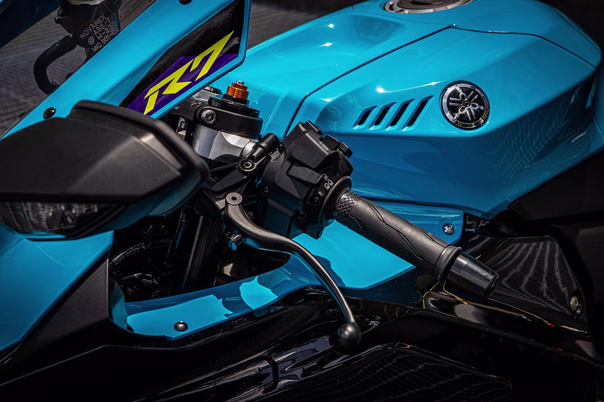 2026 Breaker Cyan / Raven Yamaha YZF-R7 Motorcycle