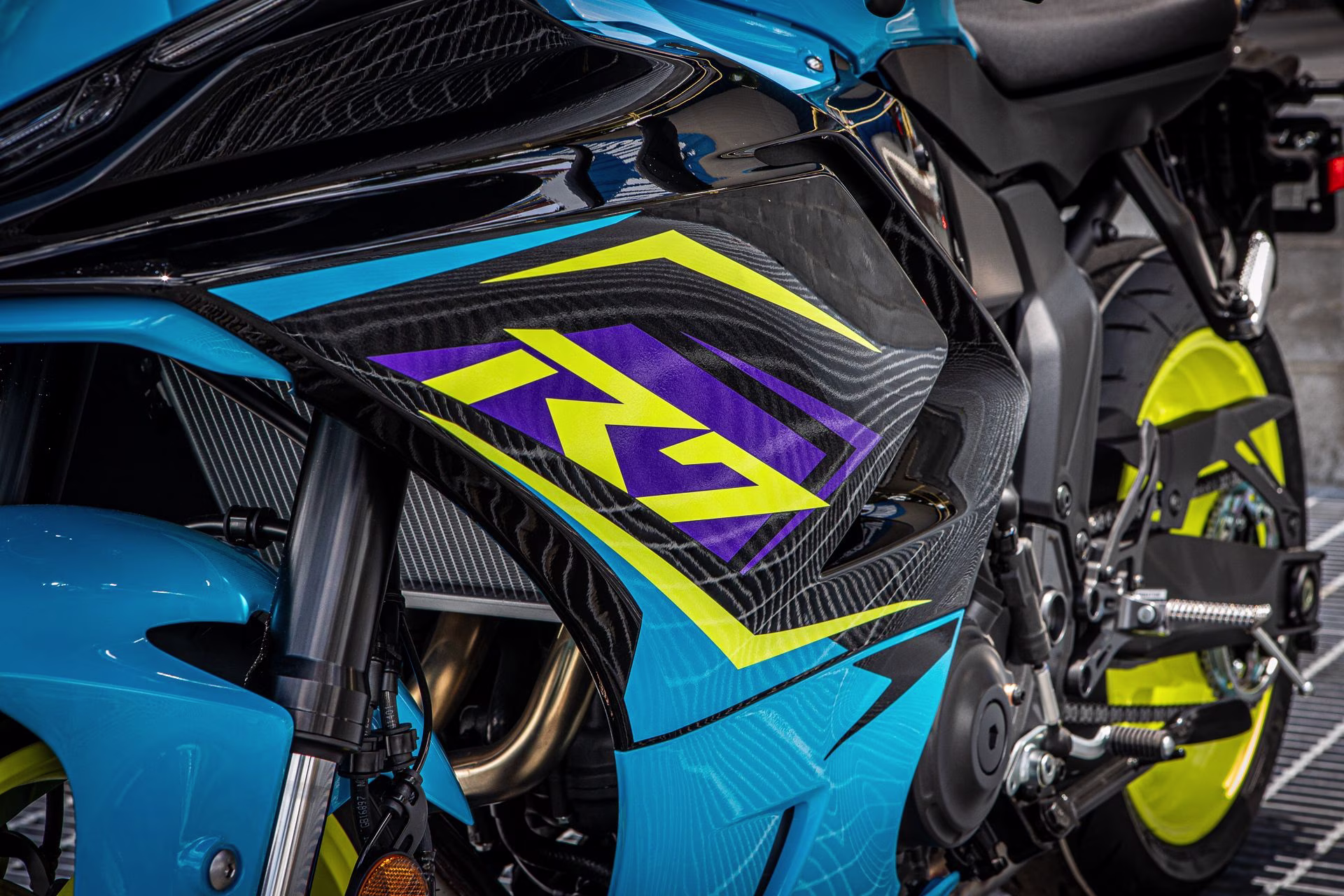 2026 Breaker Cyan / Raven Yamaha YZF-R7 Motorcycle