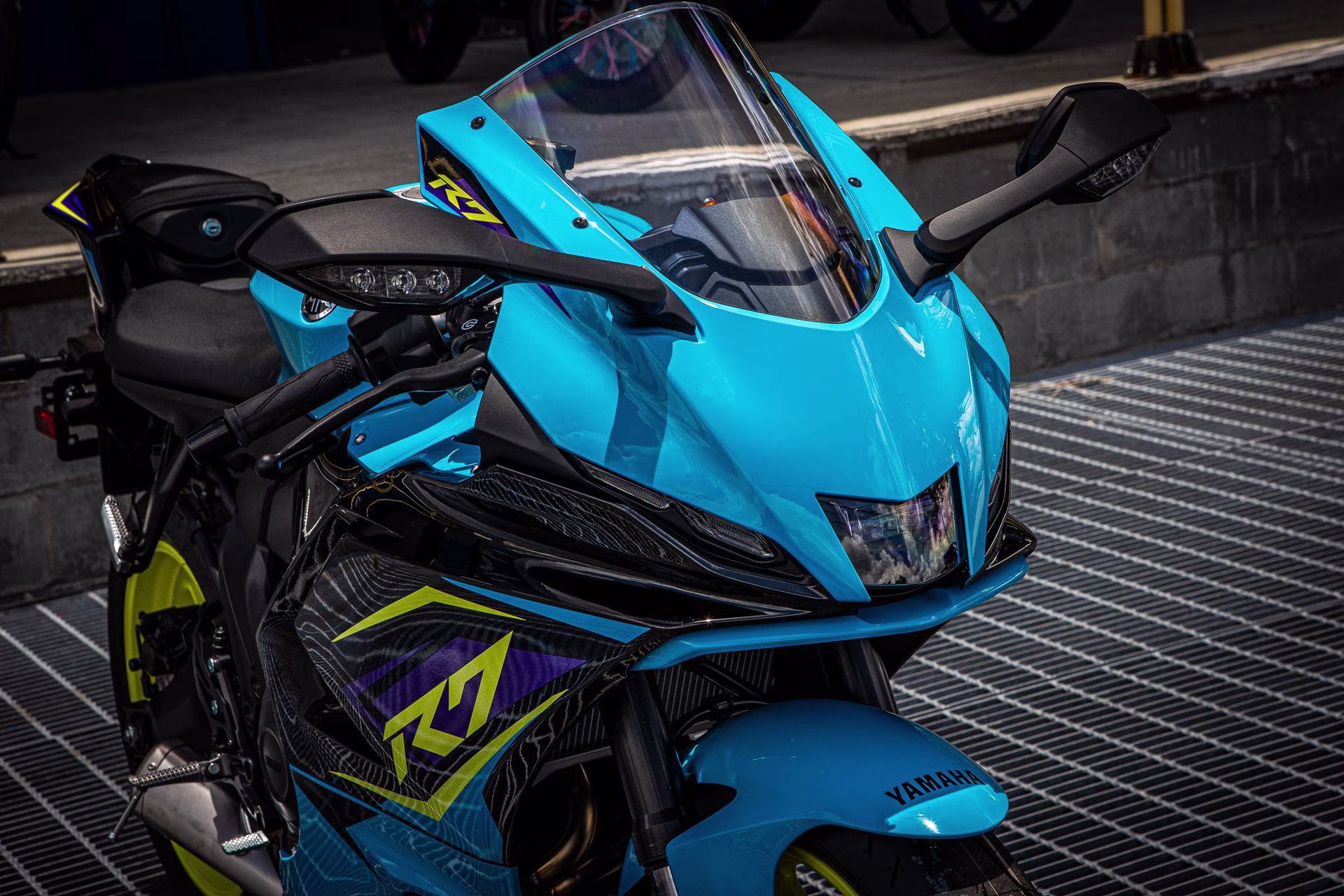 2026 Breaker Cyan / Raven Yamaha YZF-R7 Motorcycle
