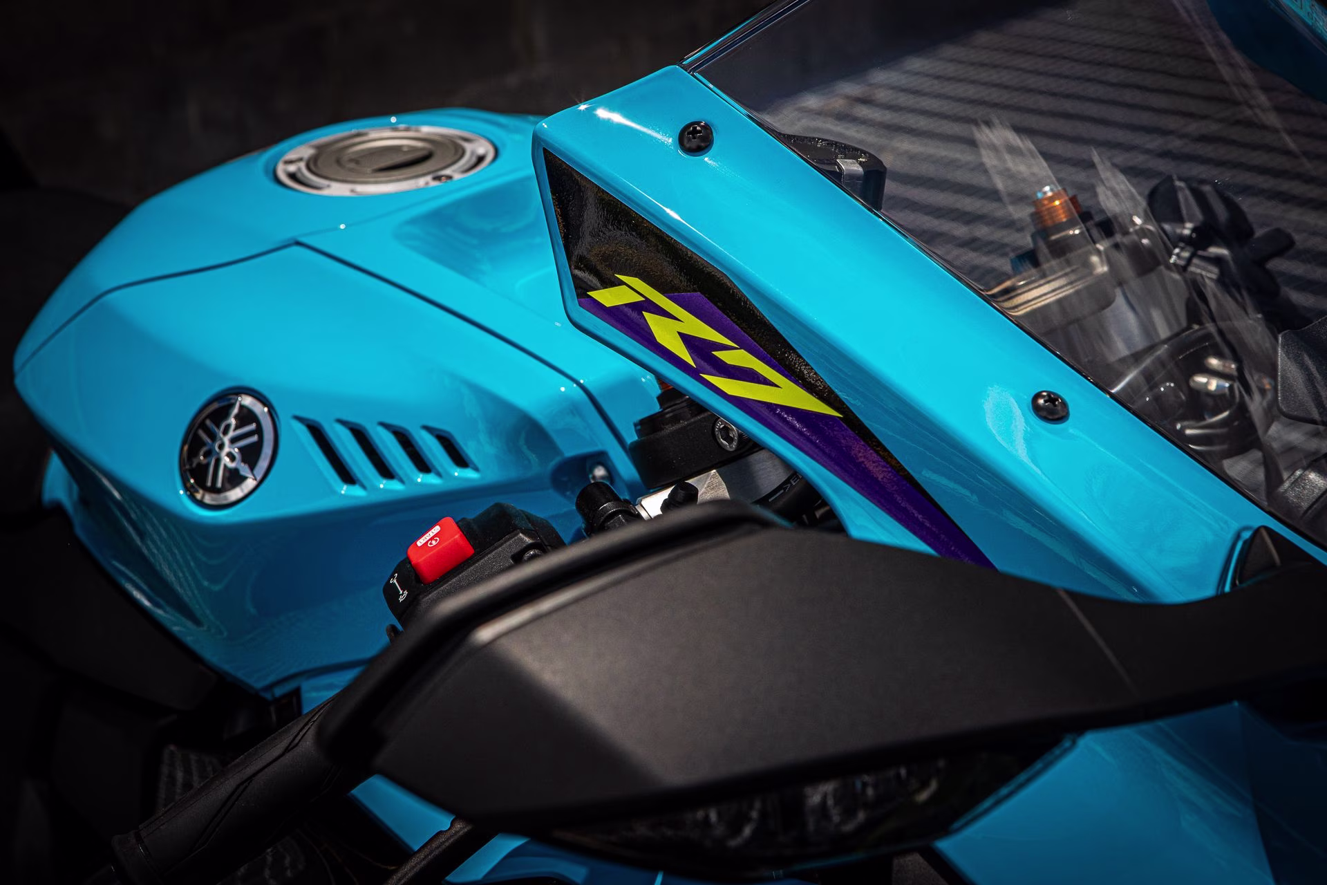 2026 Breaker Cyan / Raven Yamaha YZF-R7 Motorcycle