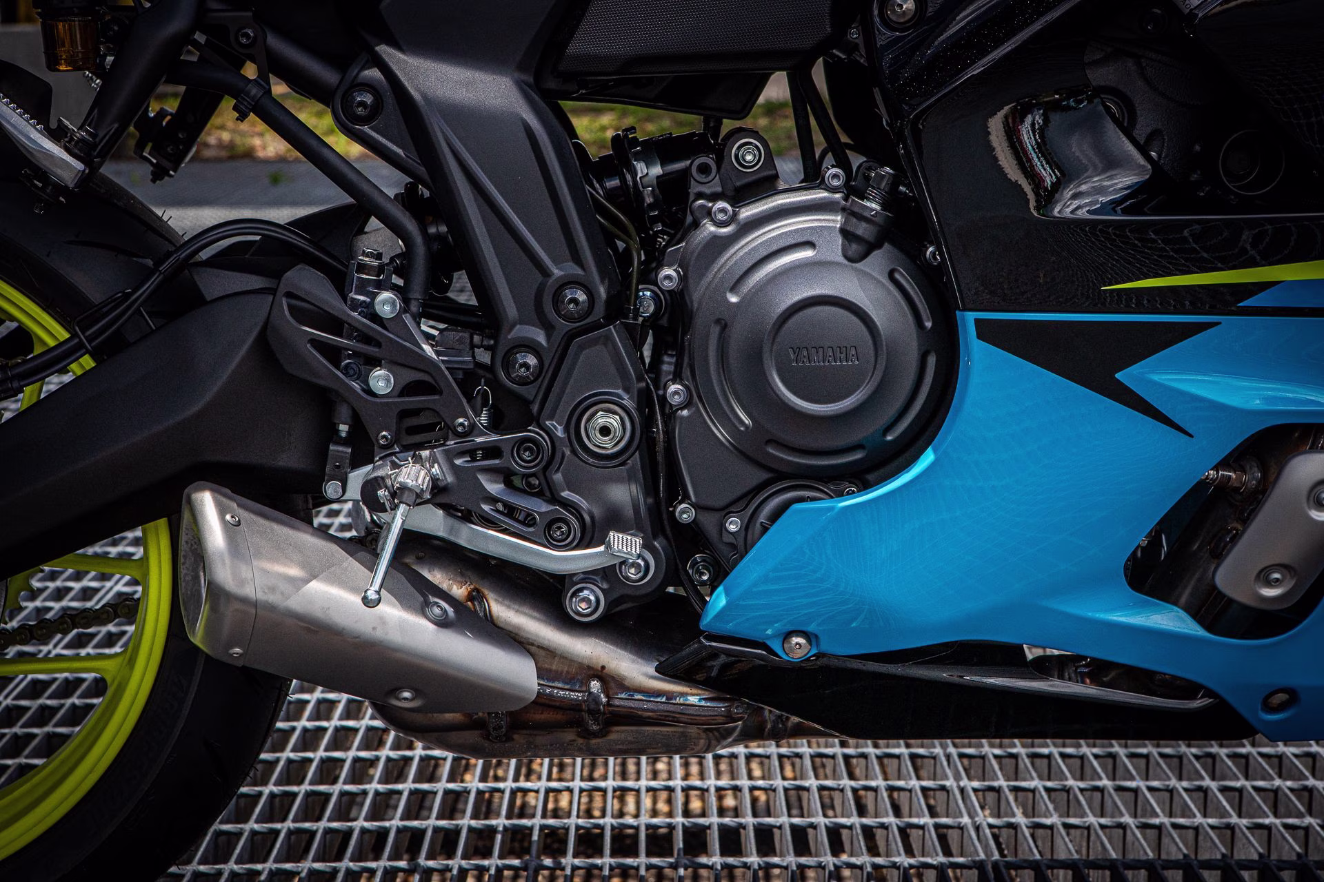 2026 Breaker Cyan / Raven Yamaha YZF-R7 Motorcycle