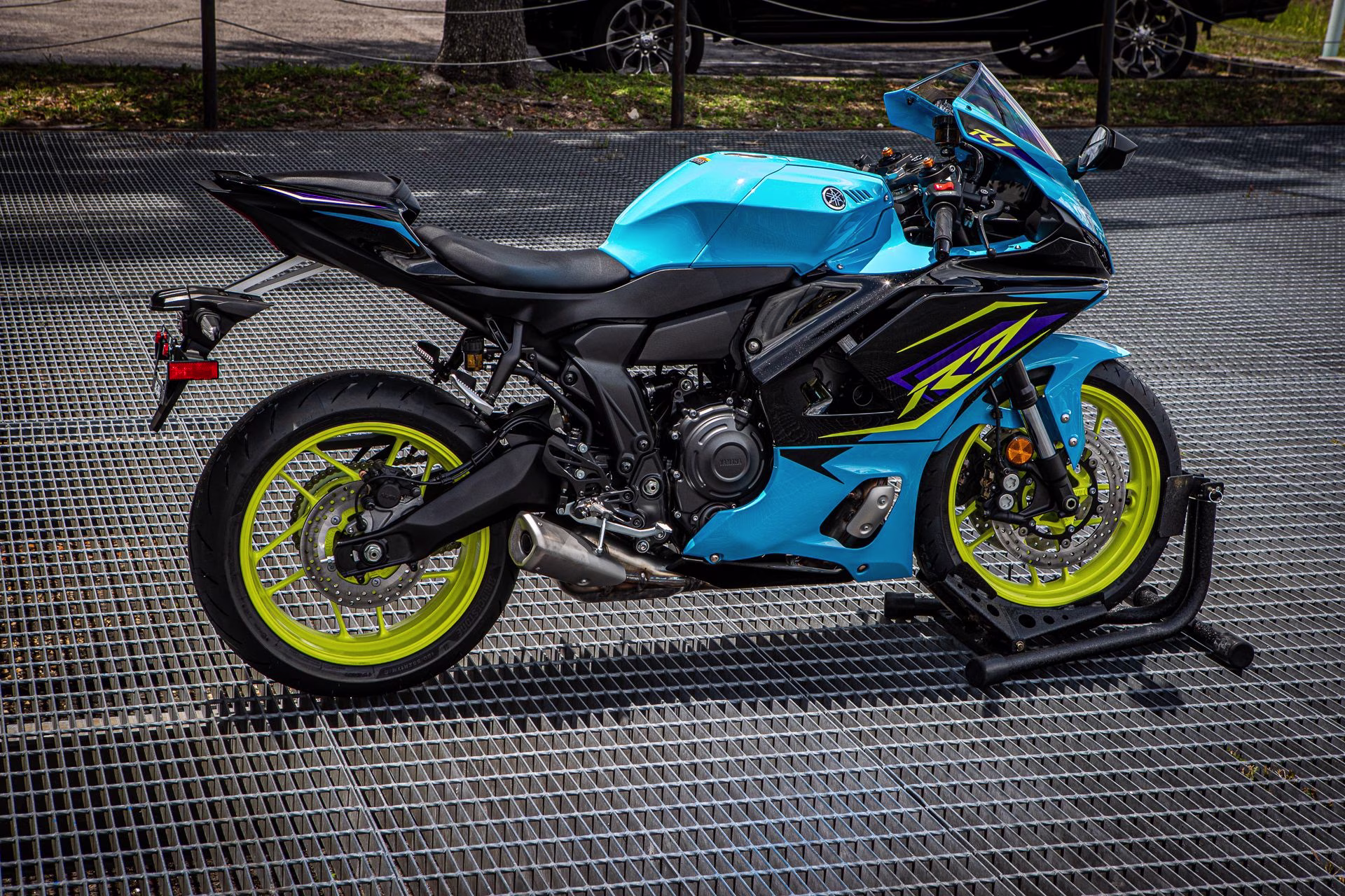 2026 Breaker Cyan / Raven Yamaha YZF-R7 Motorcycle