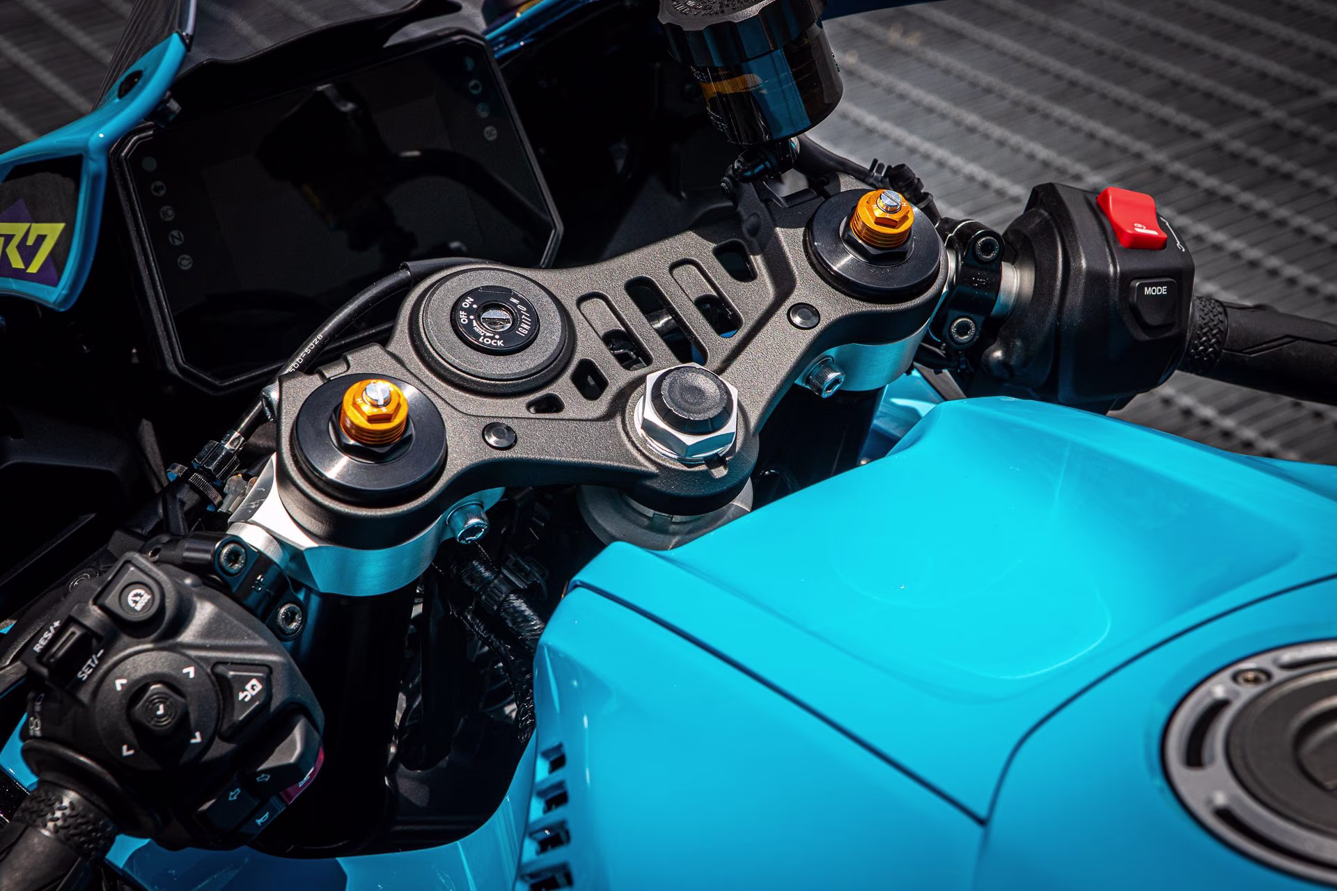 2026 Breaker Cyan / Raven Yamaha YZF-R7 Motorcycle