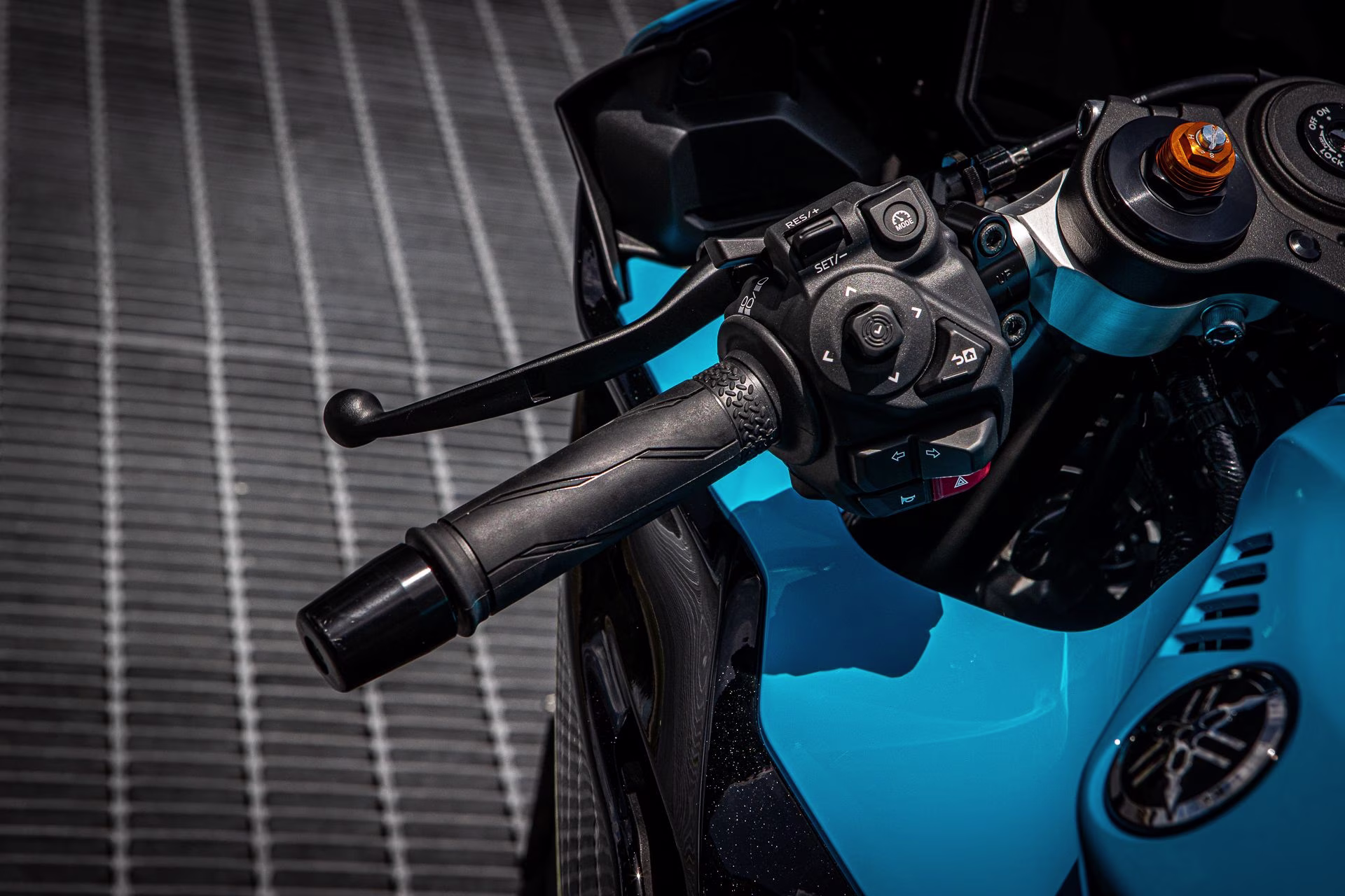 2026 Breaker Cyan / Raven Yamaha YZF-R7 Motorcycle