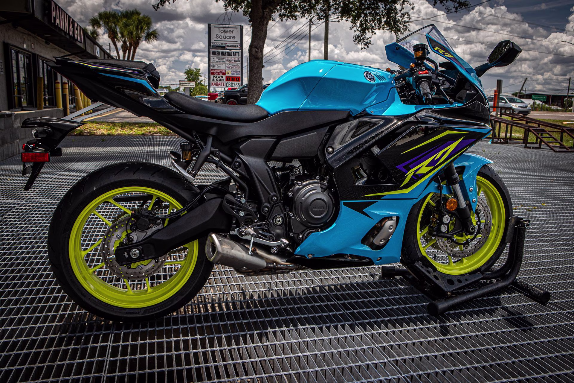 2026 Breaker Cyan / Raven Yamaha YZF-R7 Motorcycle
