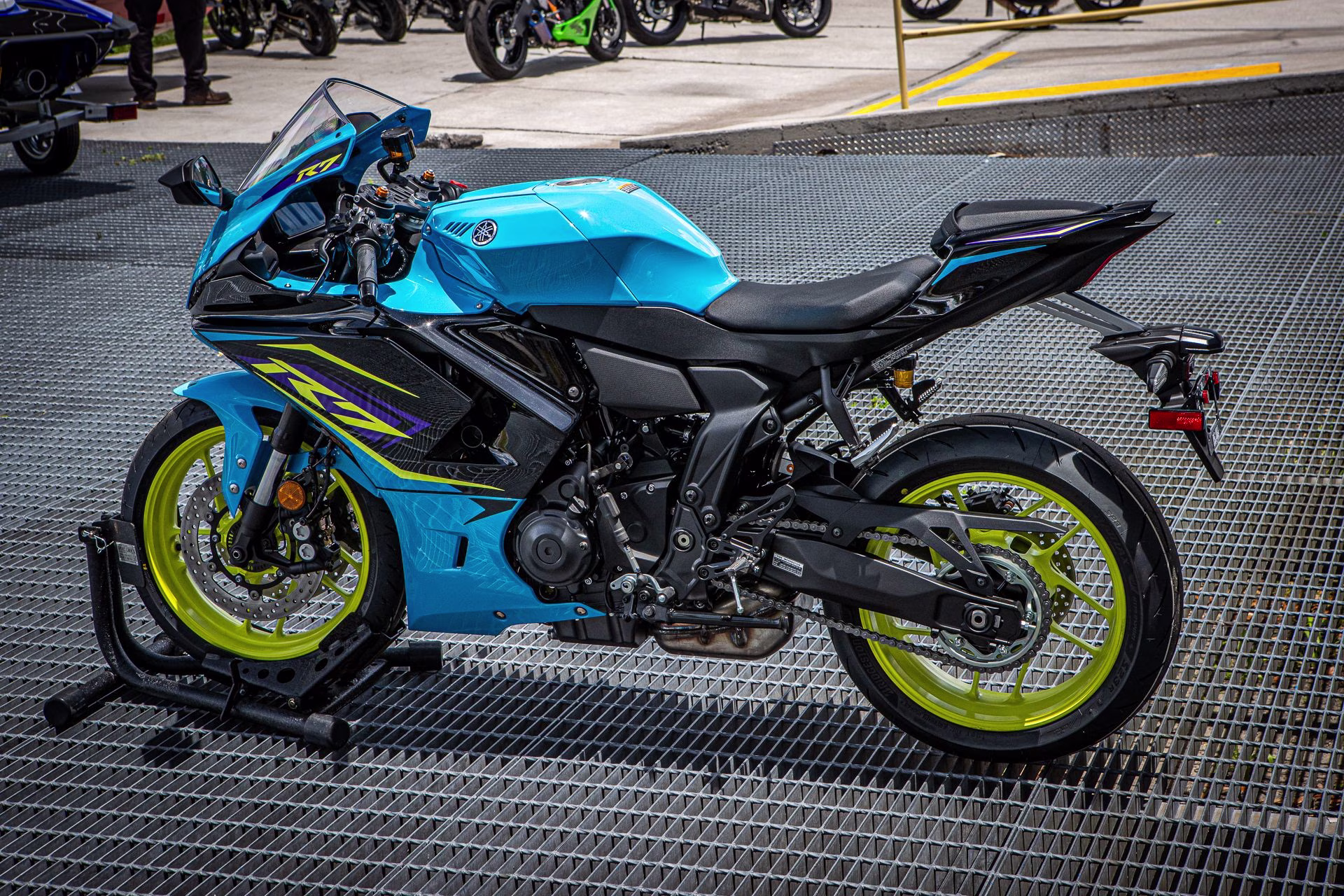 2026 Breaker Cyan / Raven Yamaha YZF-R7 Motorcycle