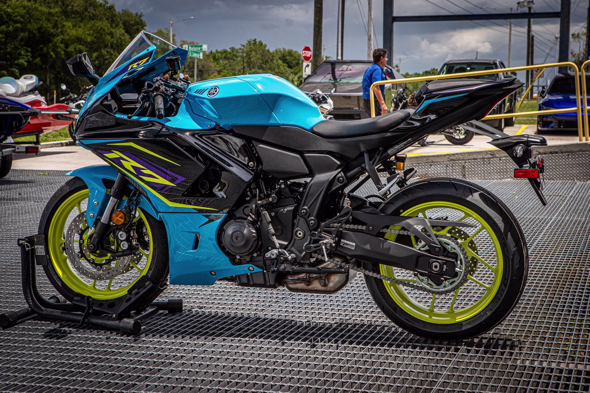 2026 Breaker Cyan / Raven Yamaha YZF-R7 Motorcycle