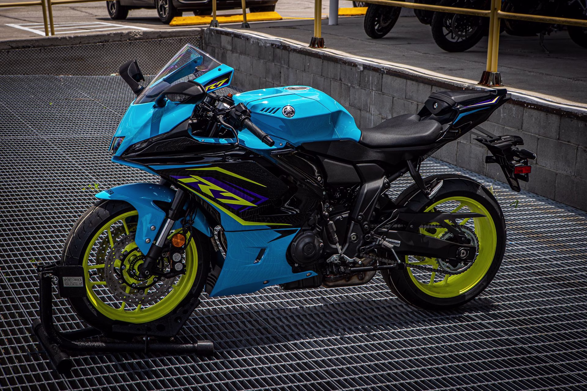 2026 Breaker Cyan / Raven Yamaha YZF-R7 Motorcycle