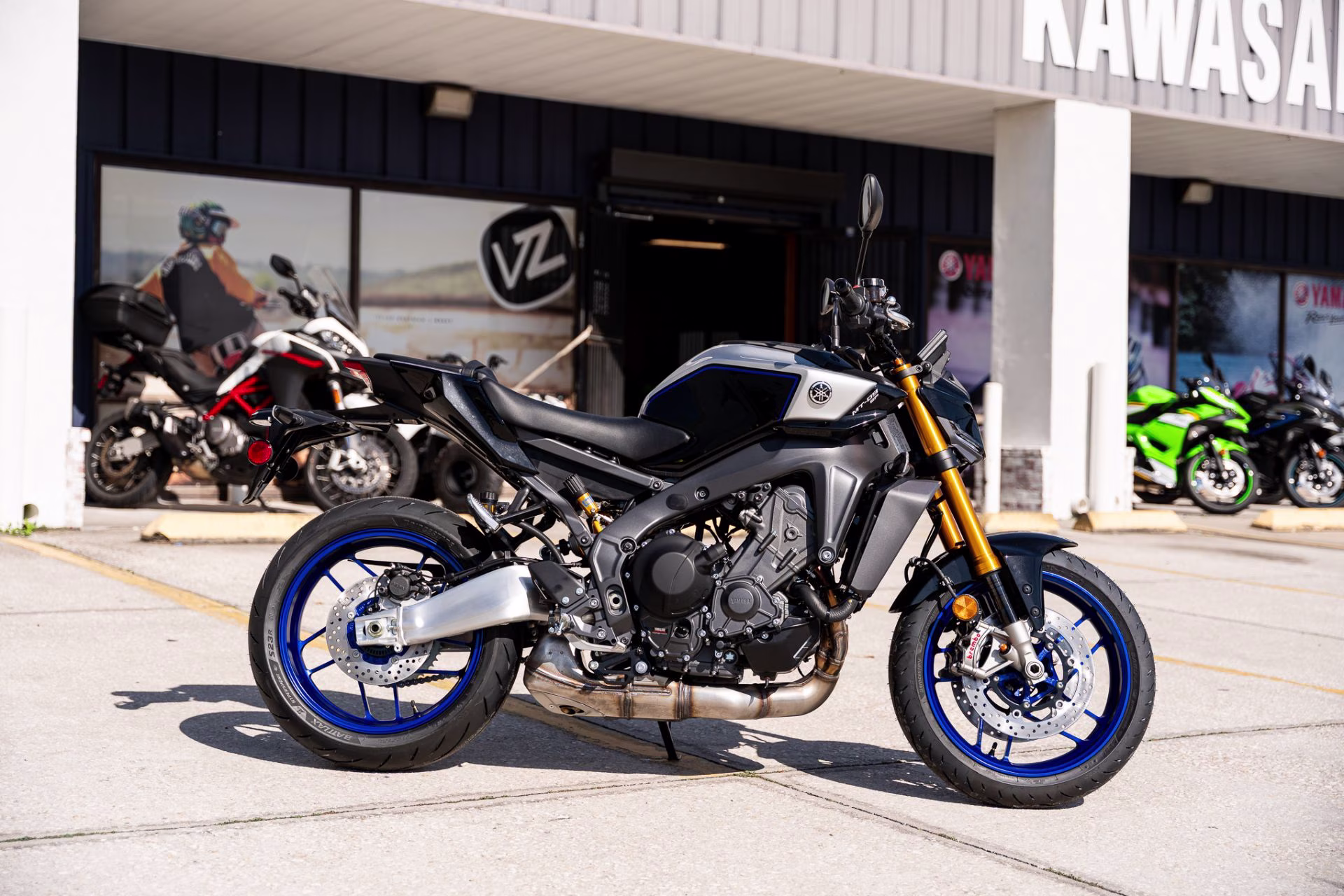 2026 Liquid Metal / Raven Yamaha MT-09 SP Motorcycle