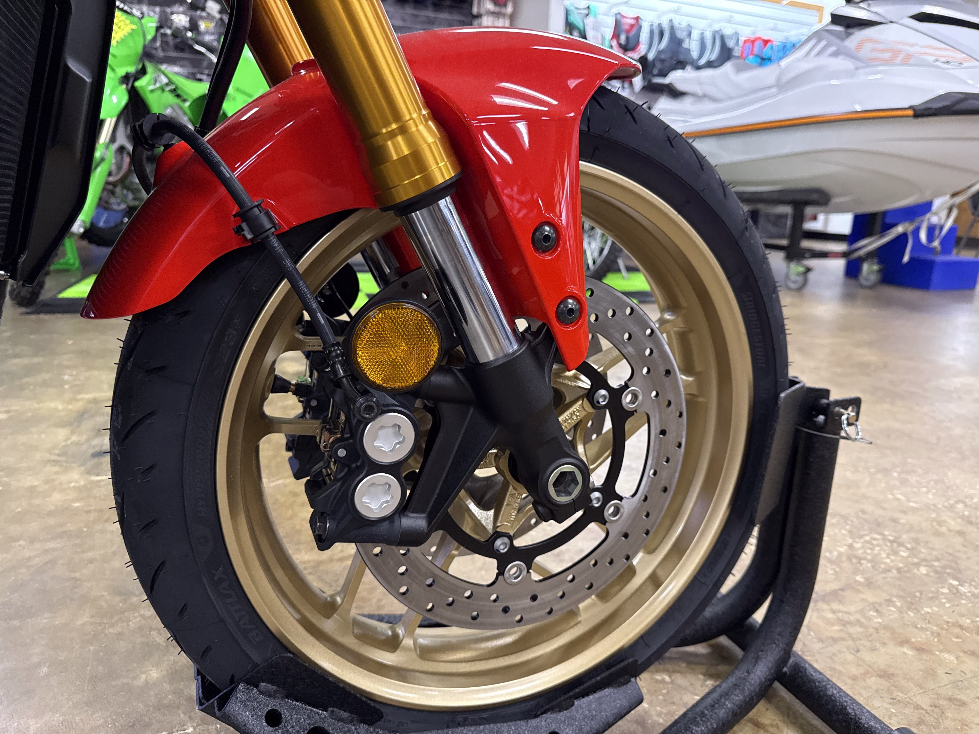 2026 Heritage White Yamaha XSR900 Motorcycle