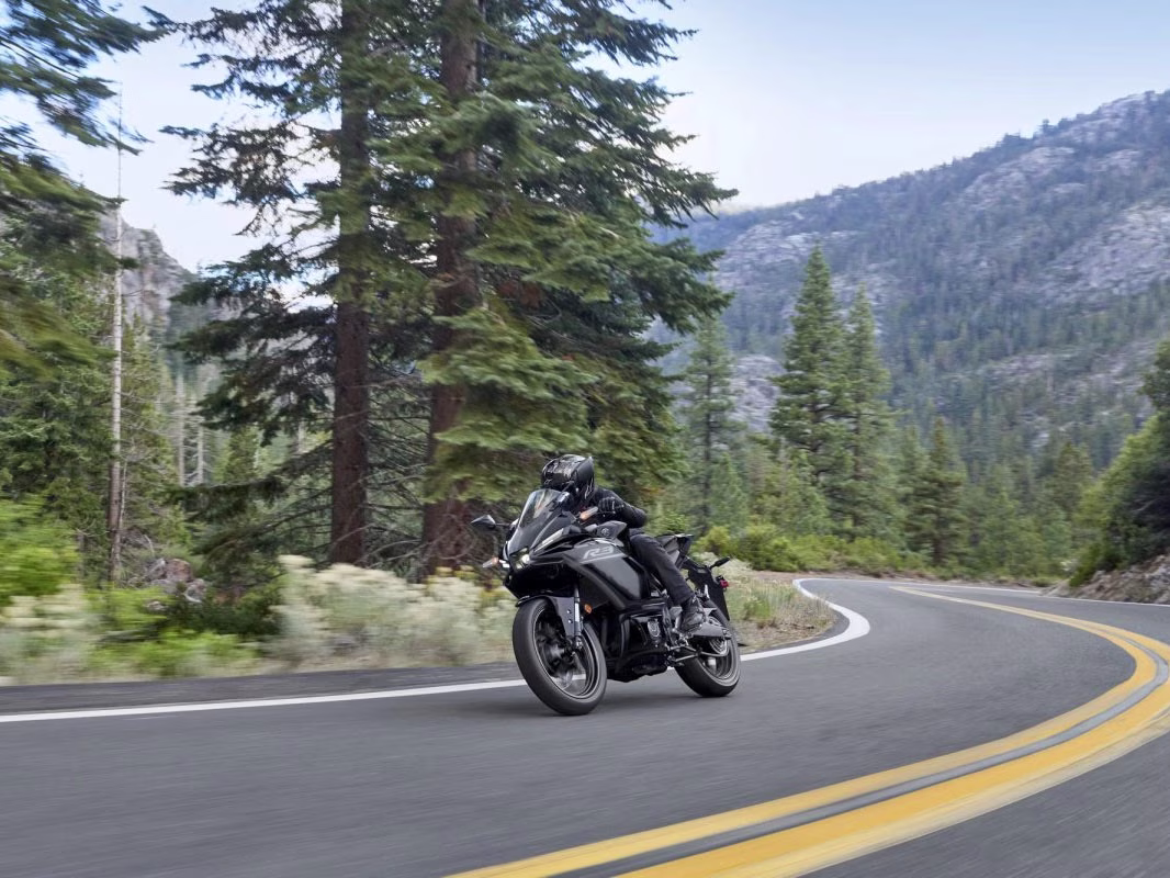 2026 Midnight Black Yamaha YZF-R3 ABS Motorcycle