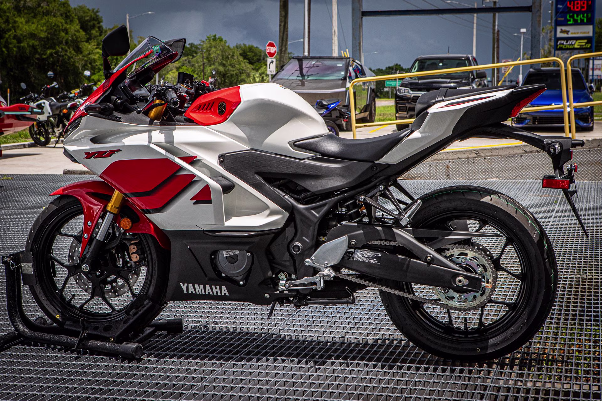 2026 70th Anniversary Edition Yamaha YZF-R3 ABS Motorcycle