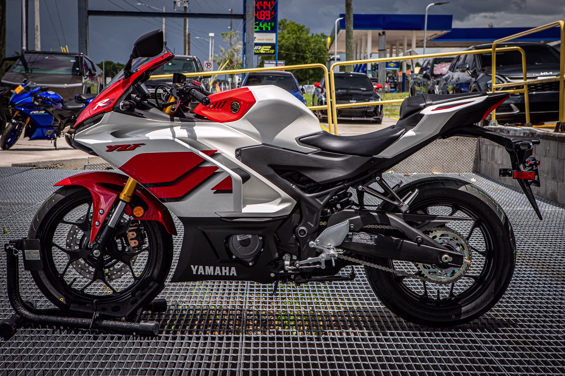 2026 70th Anniversary Edition Yamaha YZF-R3 ABS Motorcycle
