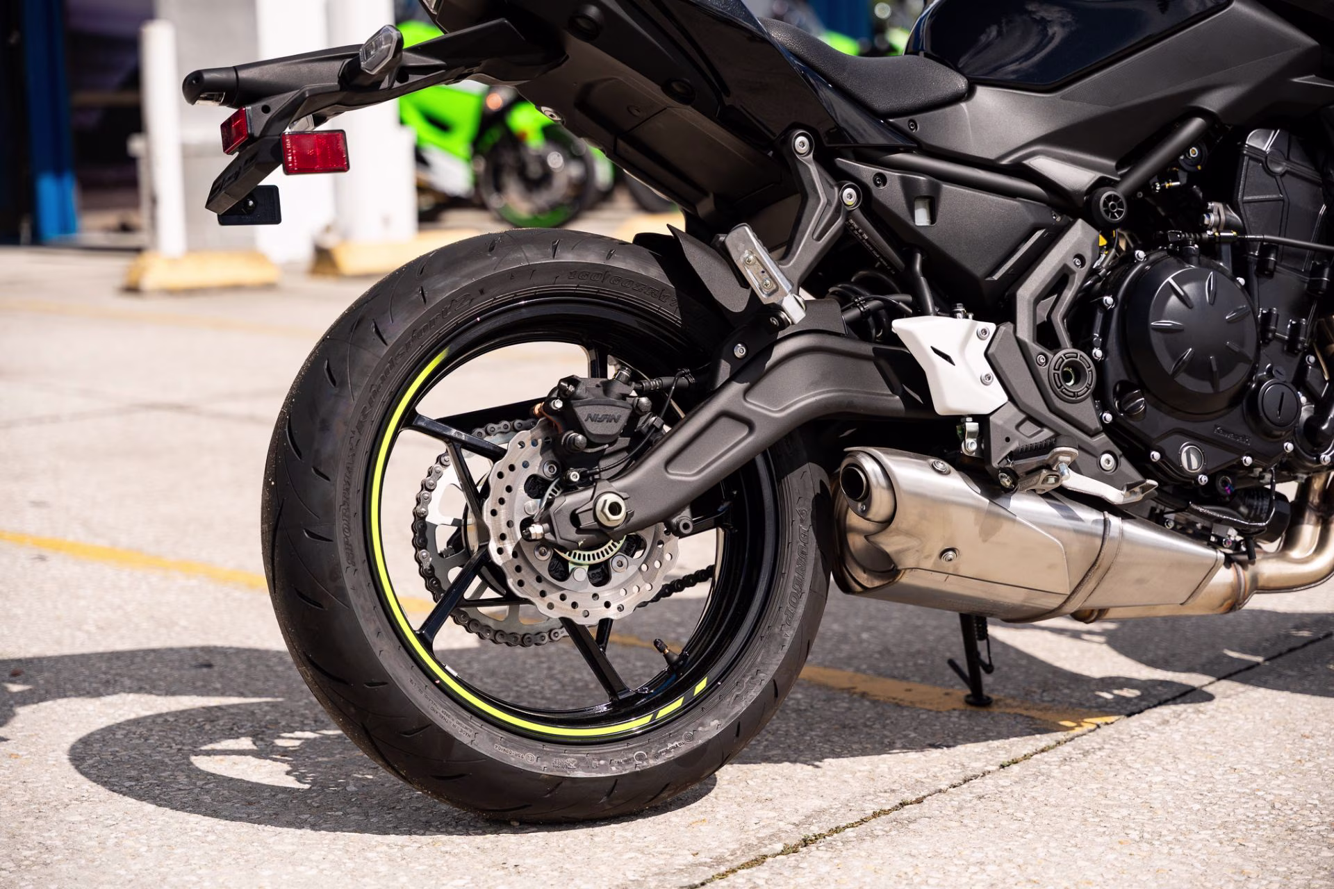 2024 Metallic Matte Dark Gray / Metallic Flat Spark Black Kawasaki Z650 Motorcycle