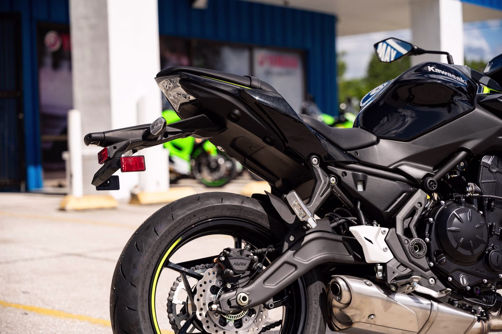 2024 Metallic Matte Dark Gray / Metallic Flat Spark Black Kawasaki Z650 Motorcycle
