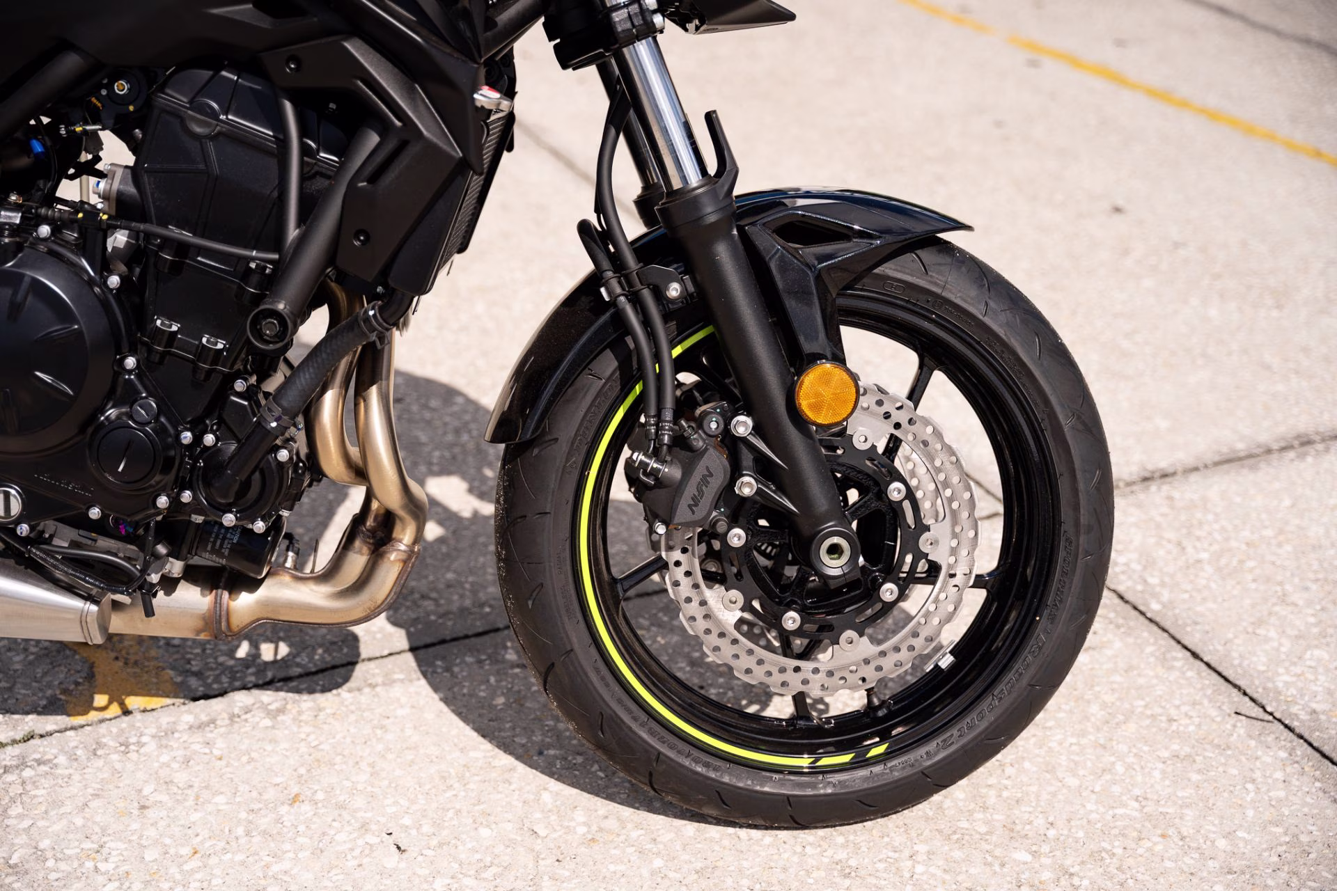 2024 Metallic Matte Dark Gray / Metallic Flat Spark Black Kawasaki Z650 Motorcycle