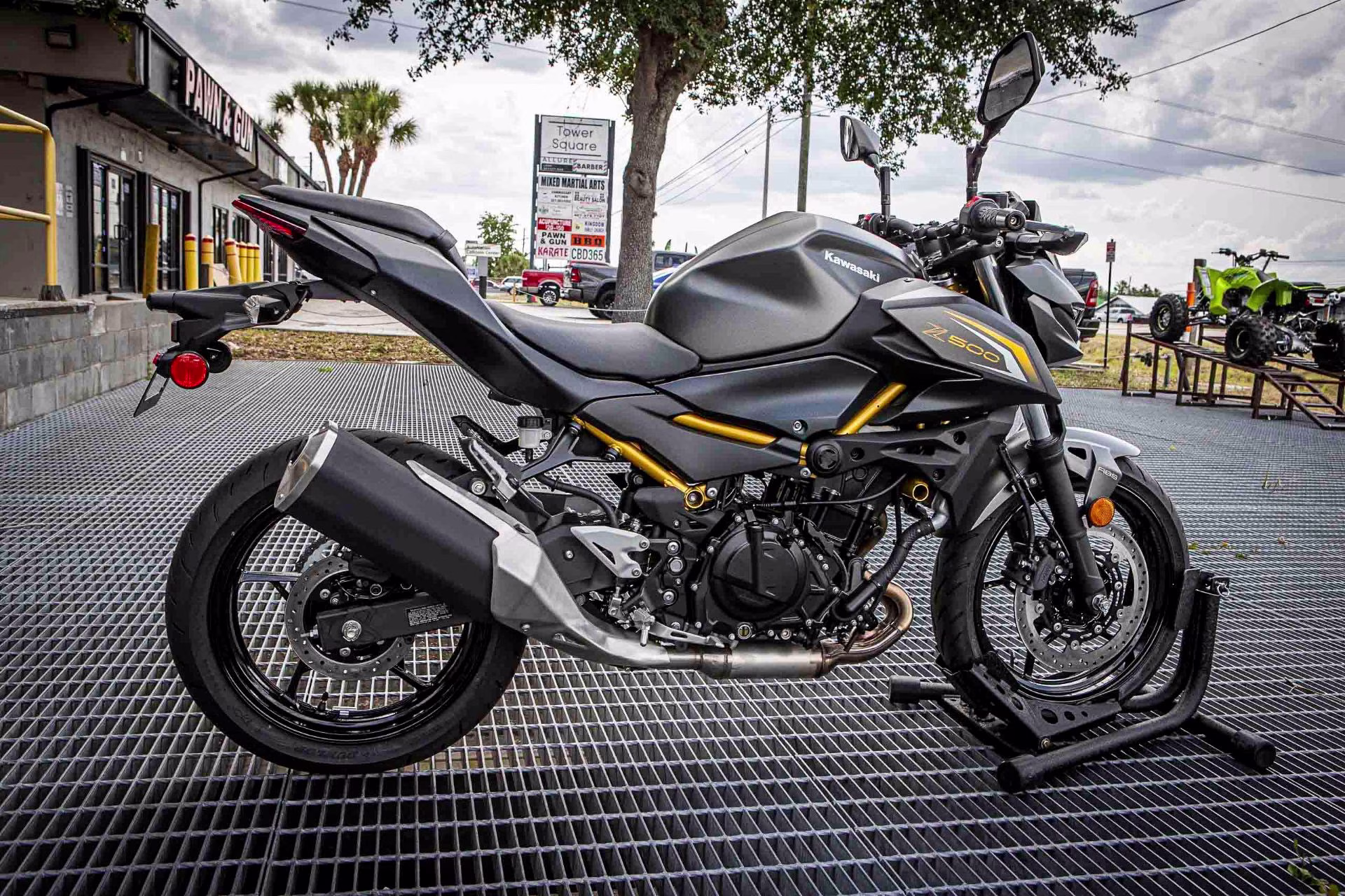 2026 Metallic Matte Graphenesteel Gray / Metallic Flat Spark Black Kawasaki Z500 ABS Motorcycle