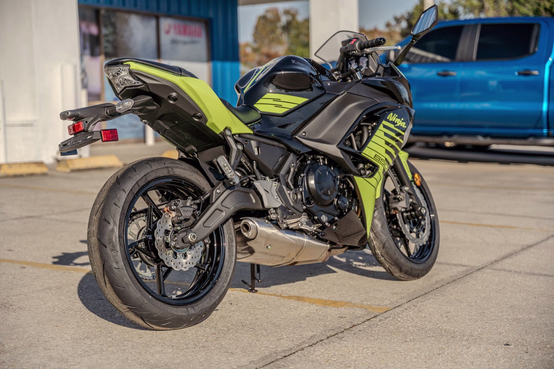 2026 Metallic Yellowish Green / Metallic Spark Black Kawasaki Ninja 650 ABS Motorcycle