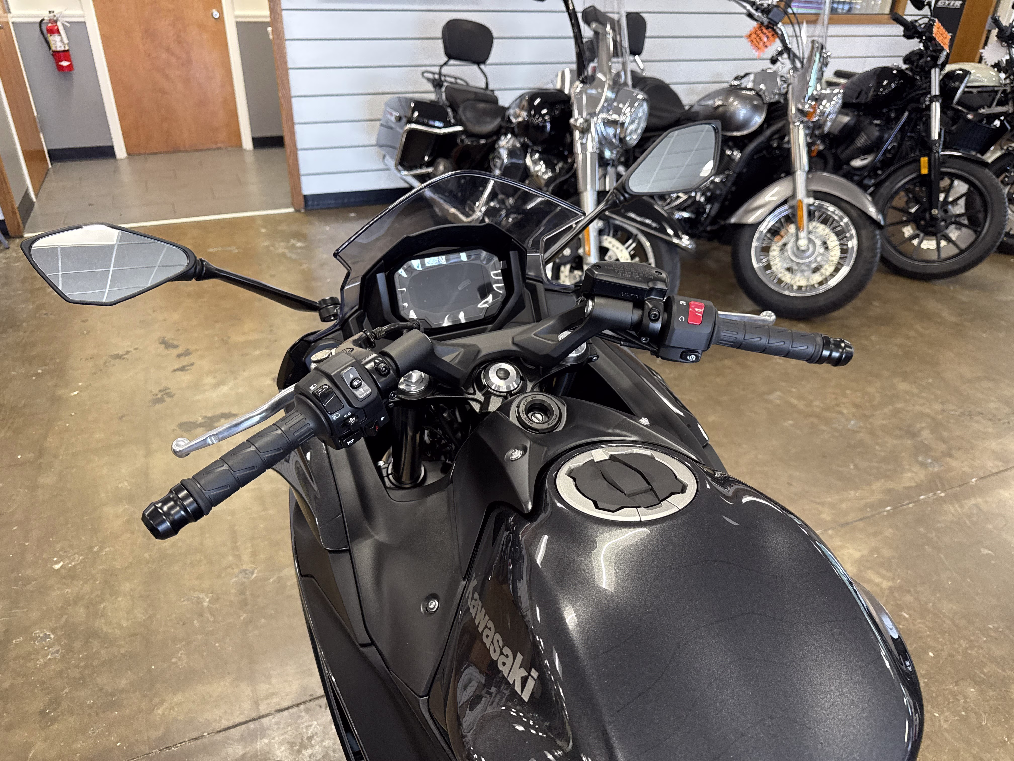 2026 Metallic Flat Spark Black / Metallic Carbon Gray Kawasaki Ninja 650 Motorcycle