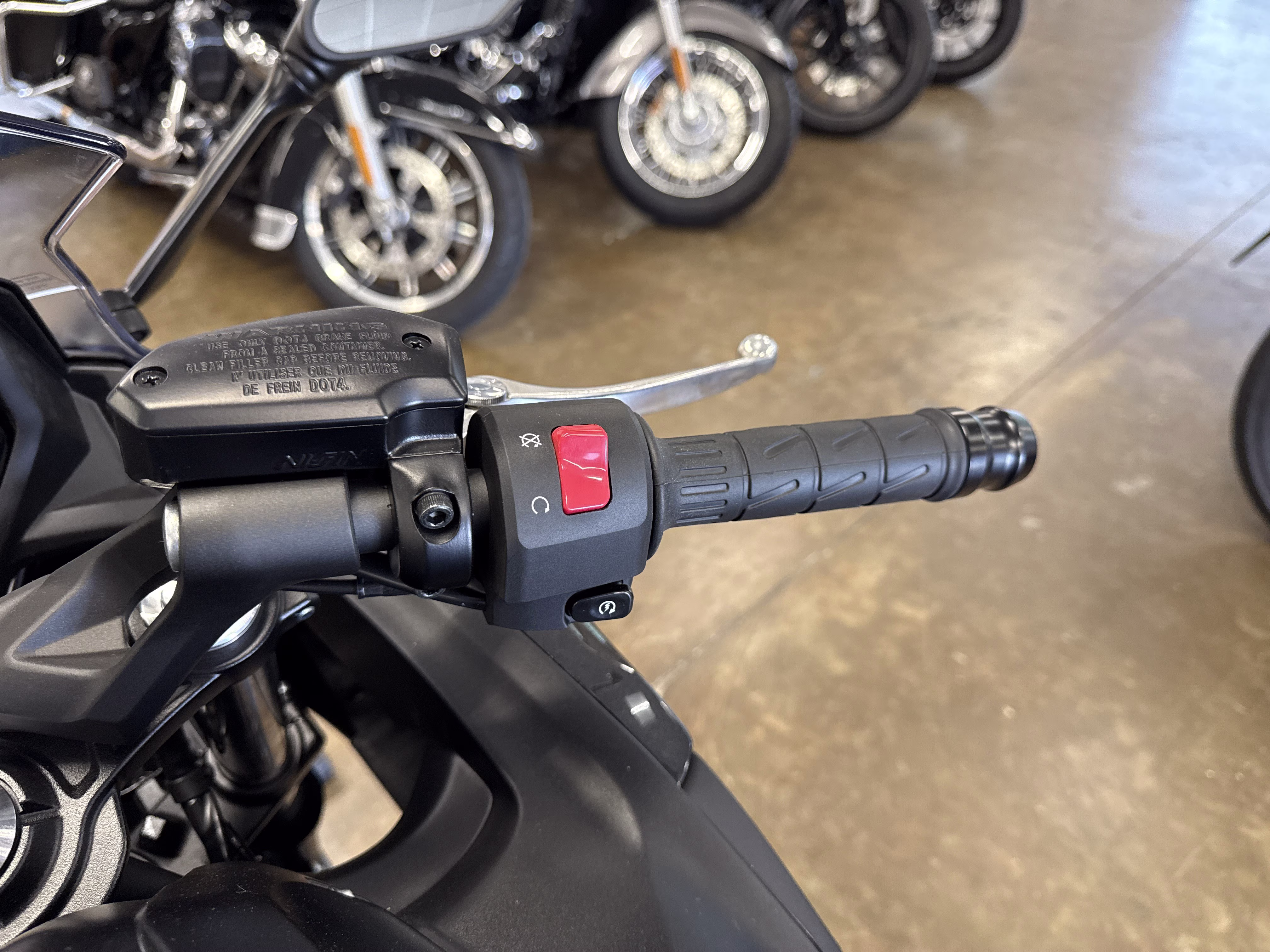 2026 Metallic Flat Spark Black / Metallic Carbon Gray Kawasaki Ninja 650 Motorcycle