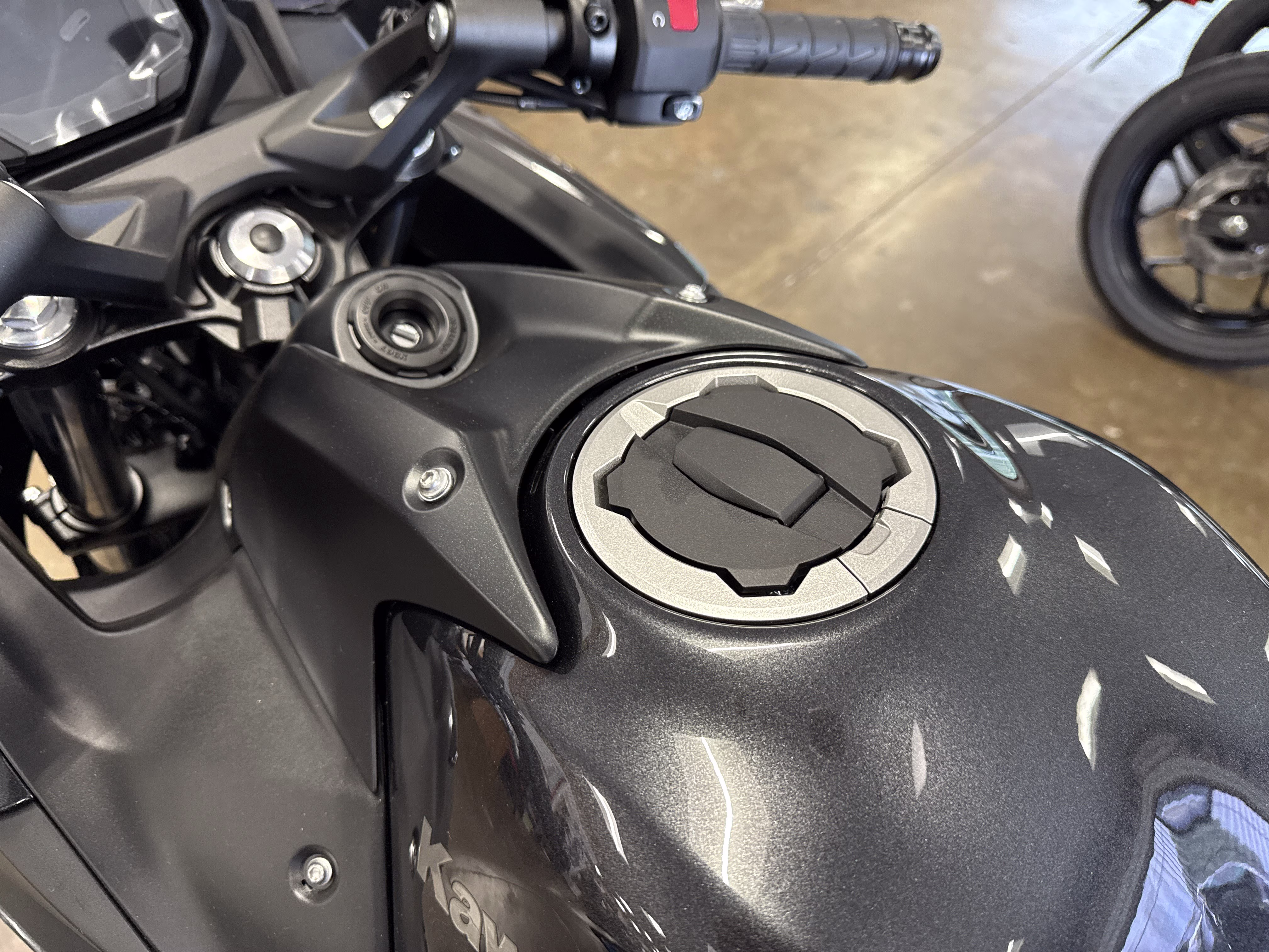 2026 Metallic Flat Spark Black / Metallic Carbon Gray Kawasaki Ninja 650 Motorcycle