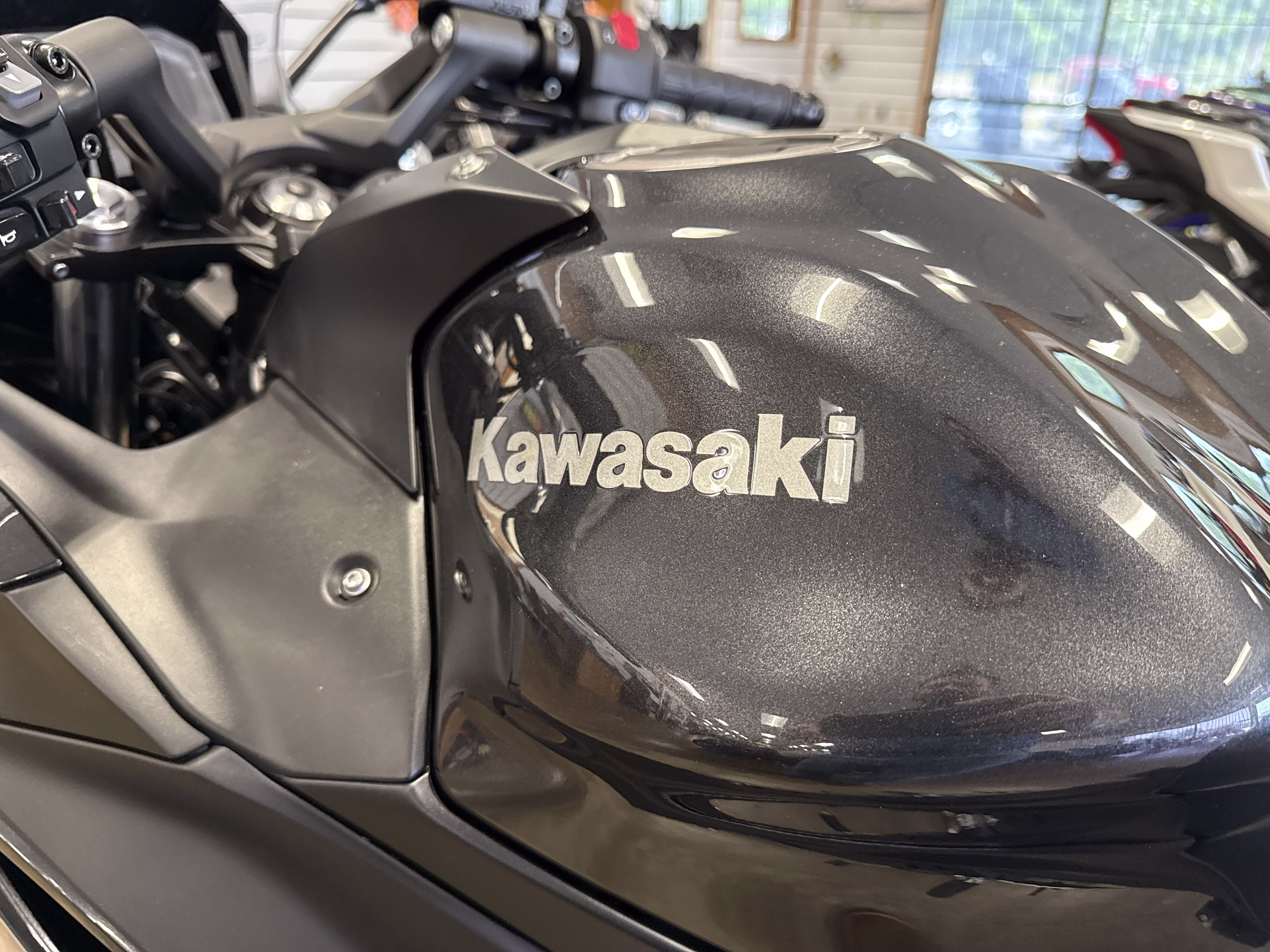 2026 Metallic Flat Spark Black / Metallic Carbon Gray Kawasaki Ninja 650 Motorcycle