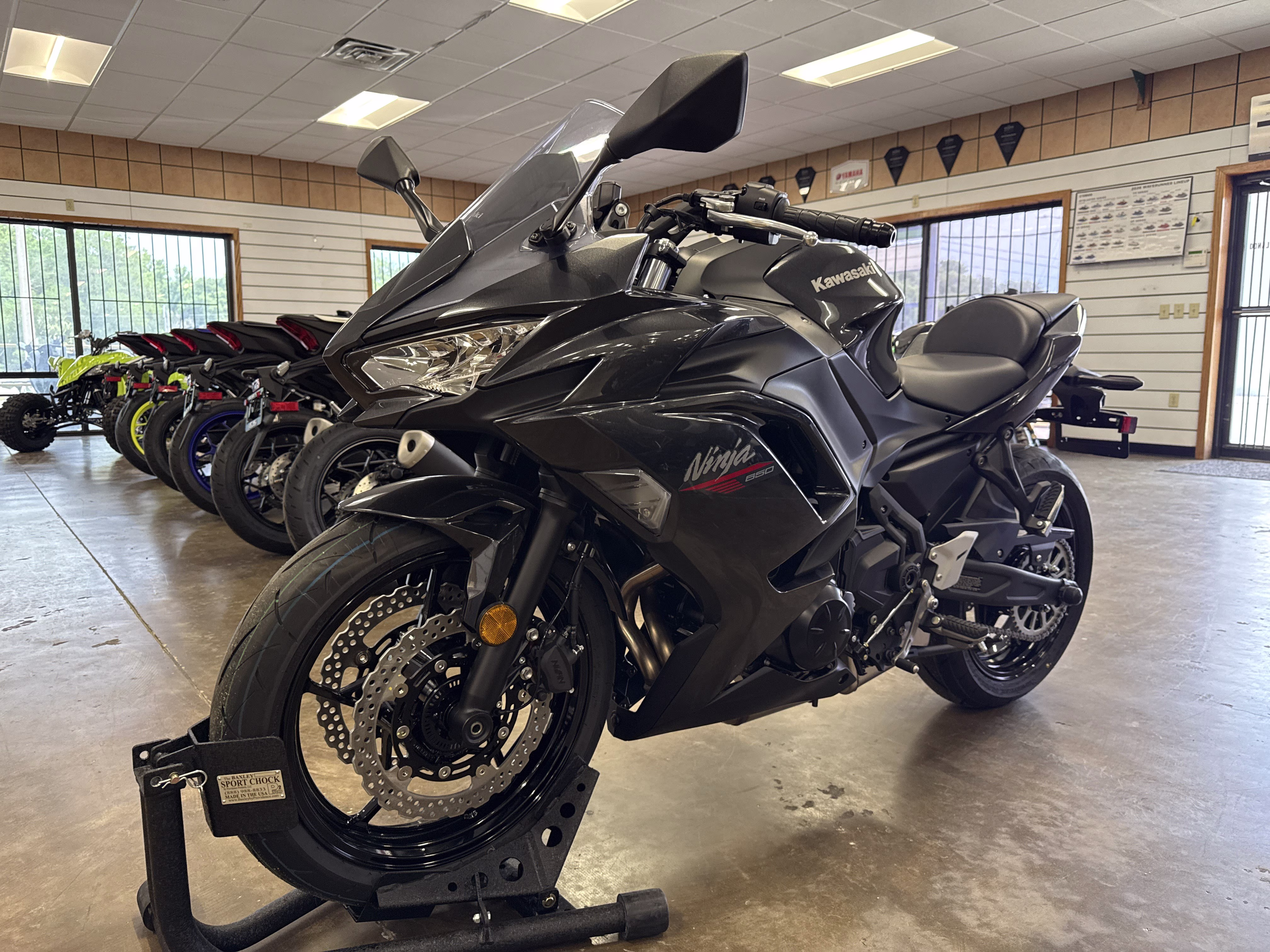 2026 Metallic Flat Spark Black / Metallic Carbon Gray Kawasaki Ninja 650 Motorcycle