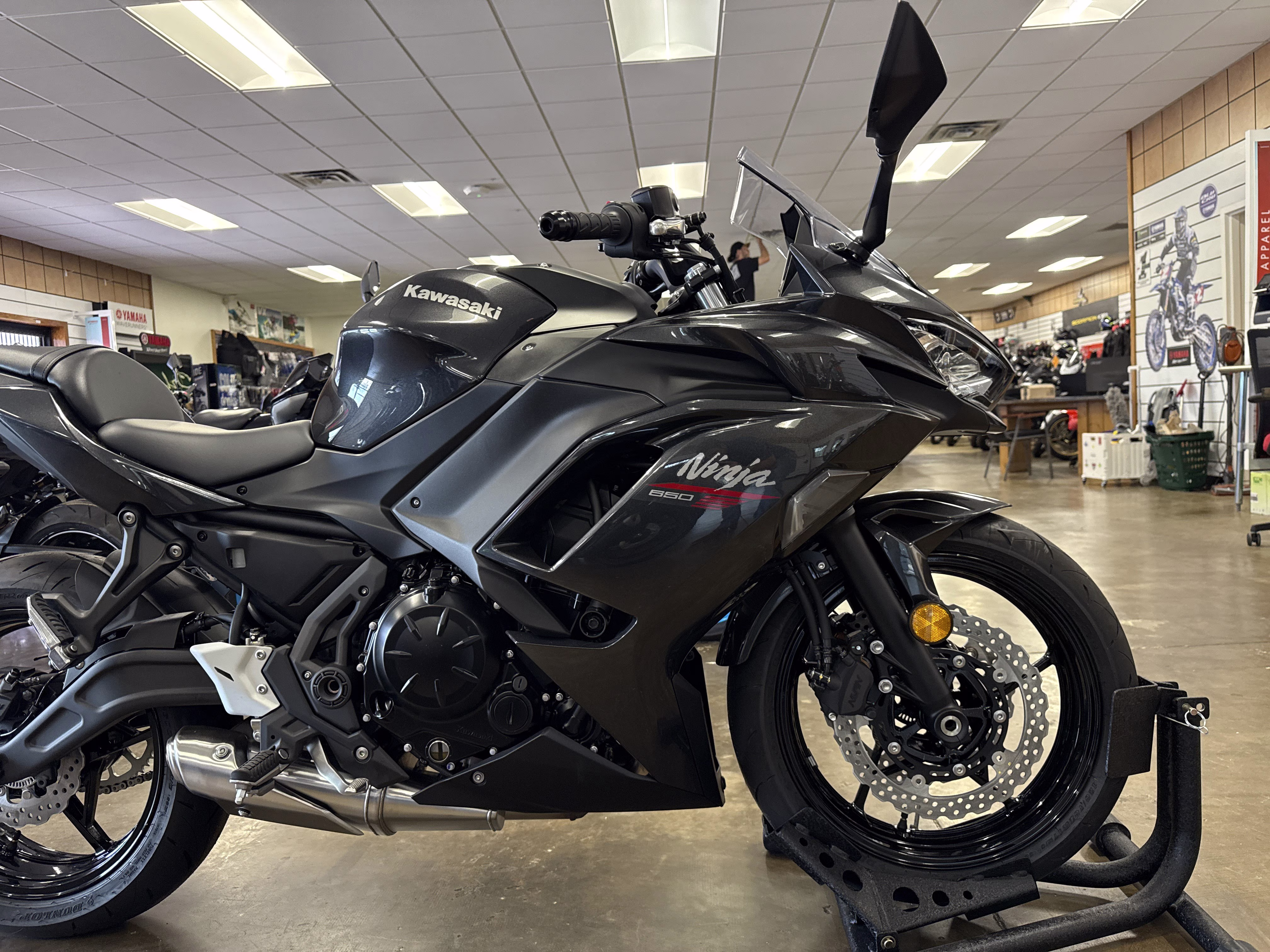 2026 Metallic Flat Spark Black / Metallic Carbon Gray Kawasaki Ninja 650 Motorcycle