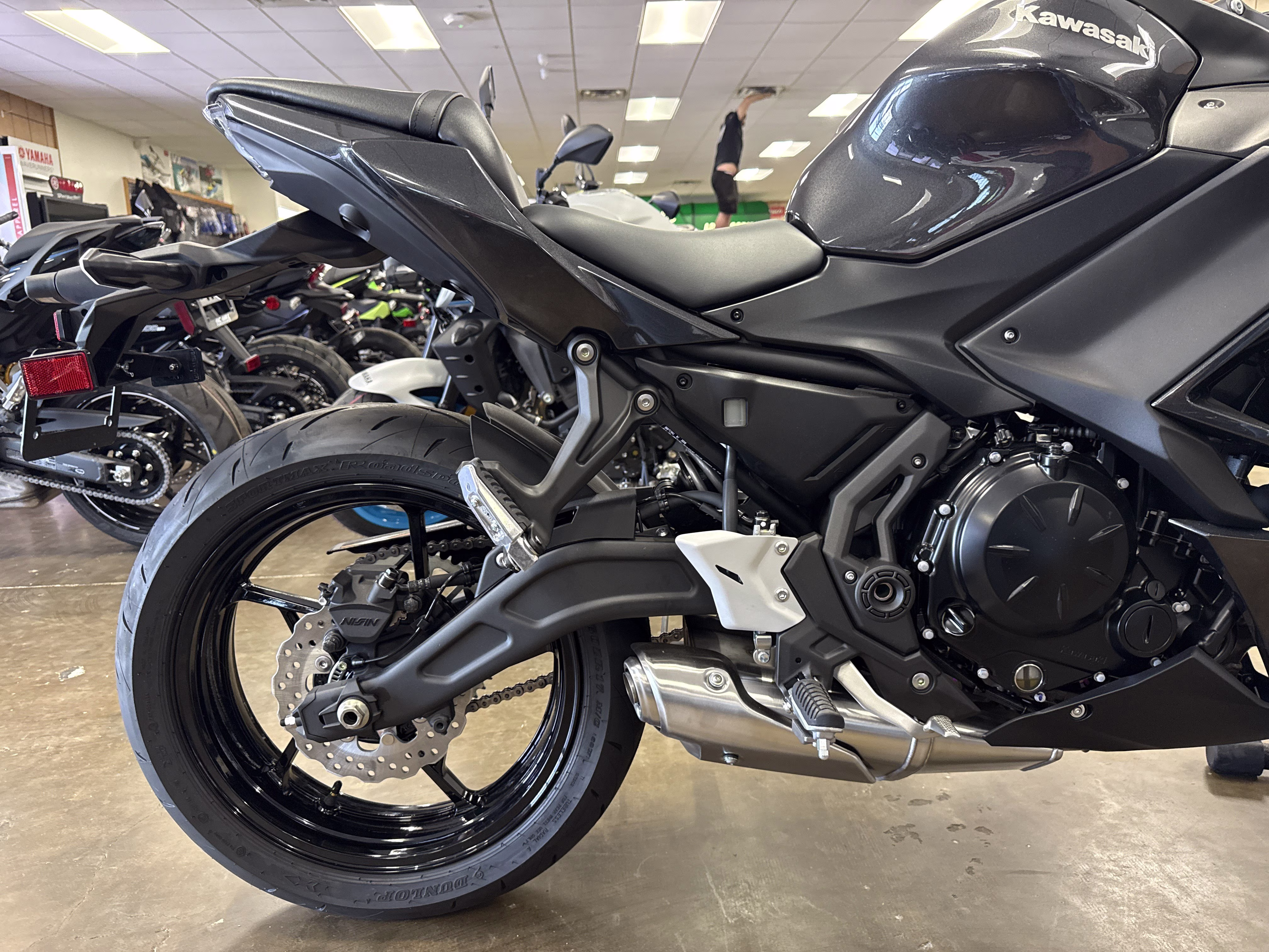 2026 Metallic Flat Spark Black / Metallic Carbon Gray Kawasaki Ninja 650 Motorcycle