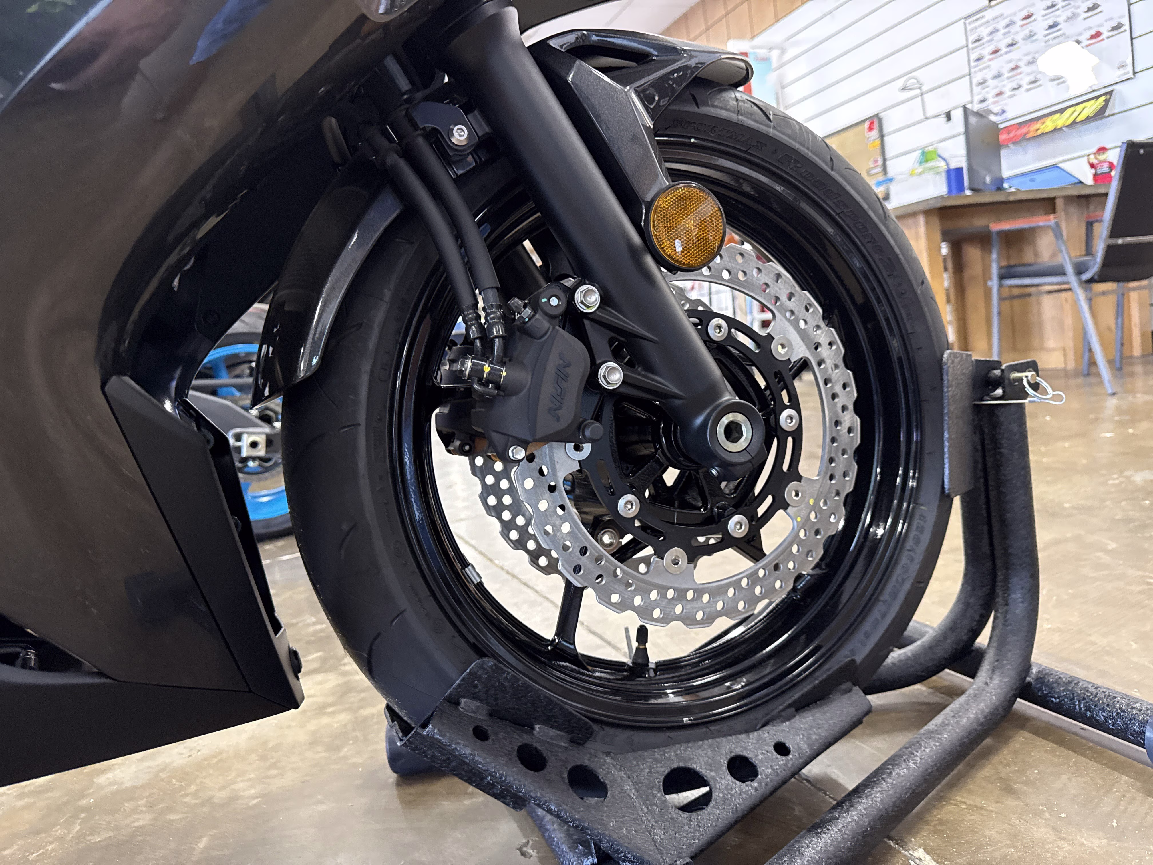 2026 Metallic Flat Spark Black / Metallic Carbon Gray Kawasaki Ninja 650 Motorcycle