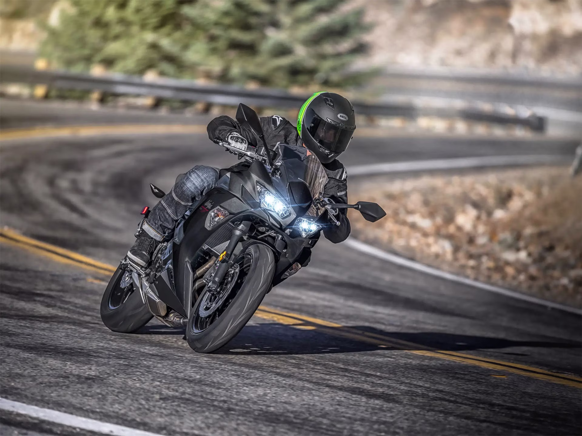 2026 Metallic Flat Spark Black / Metallic Carbon Gray Kawasaki Ninja 650 Motorcycle