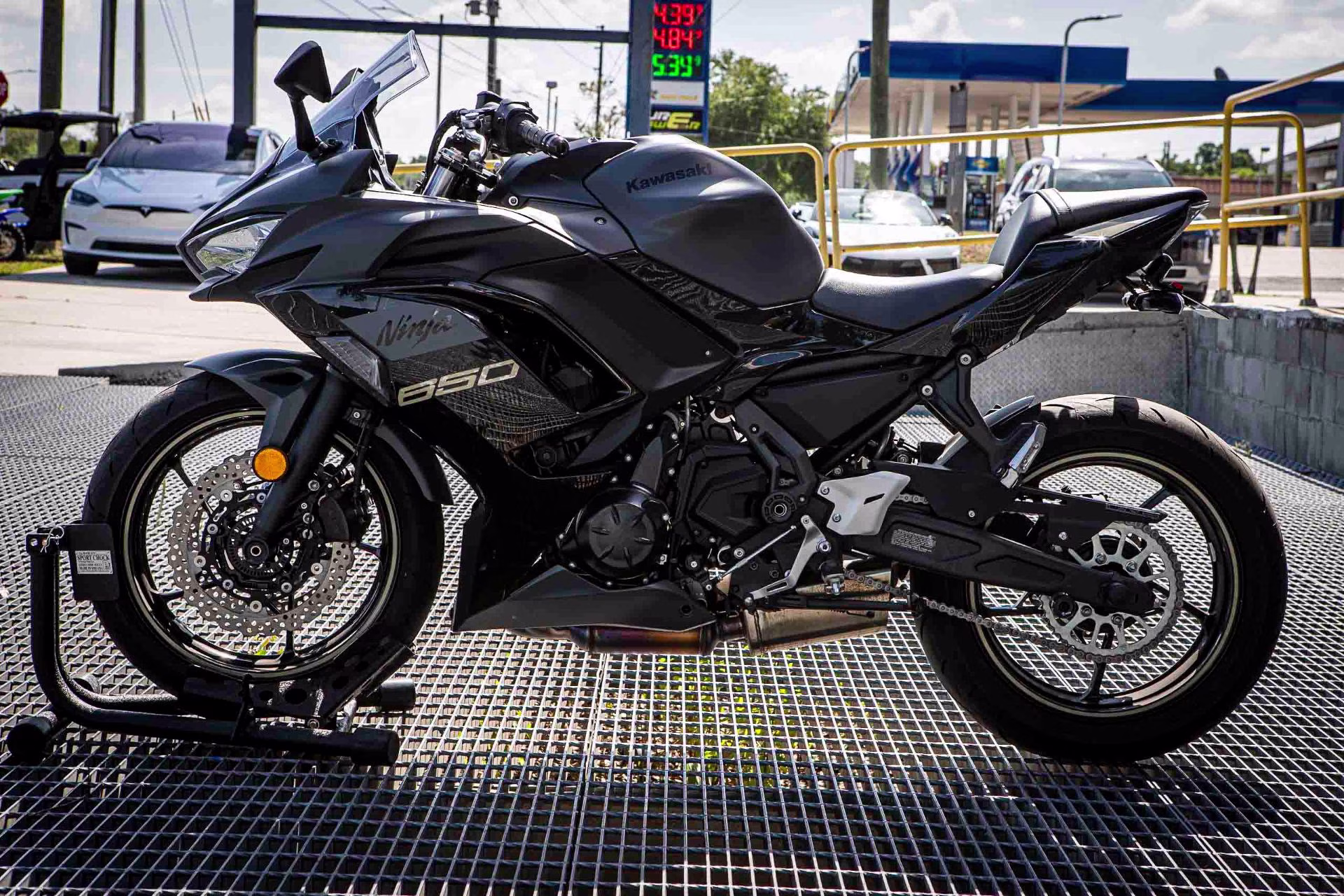 2024 Metallic Matte Covert Green / Metallic Spark Black / Pearl Sand Khaki Kawasaki Ninja 650 Motorcycle