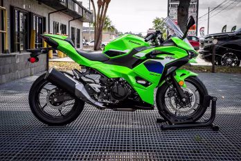 2026 Lime Green Kawasaki Ninja 500 SE ABS Motorcycle