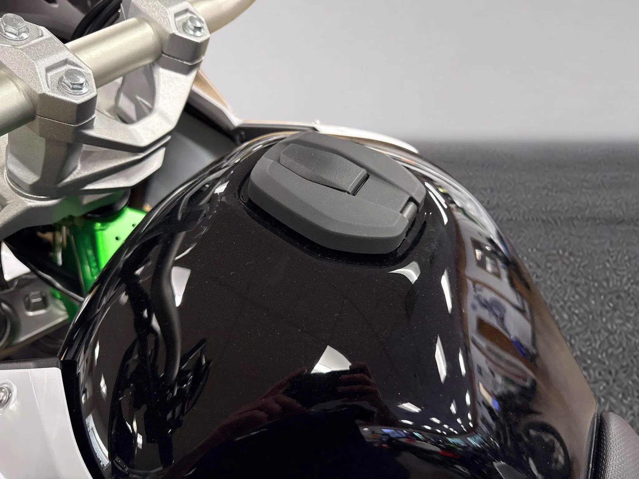 2026 White Kawasaki KLE 500 ABS SE Motorcycle