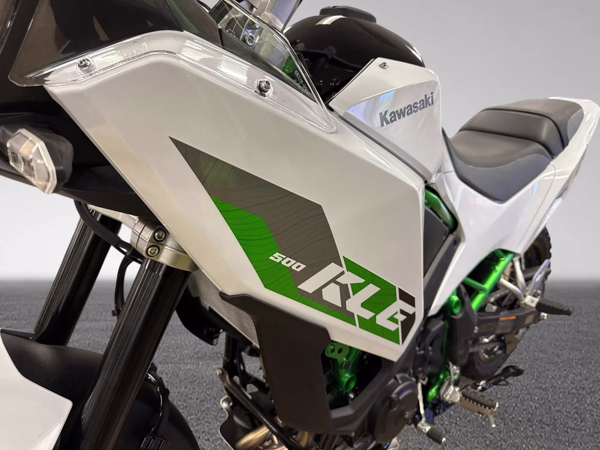 2026 White Kawasaki KLE 500 ABS SE Motorcycle