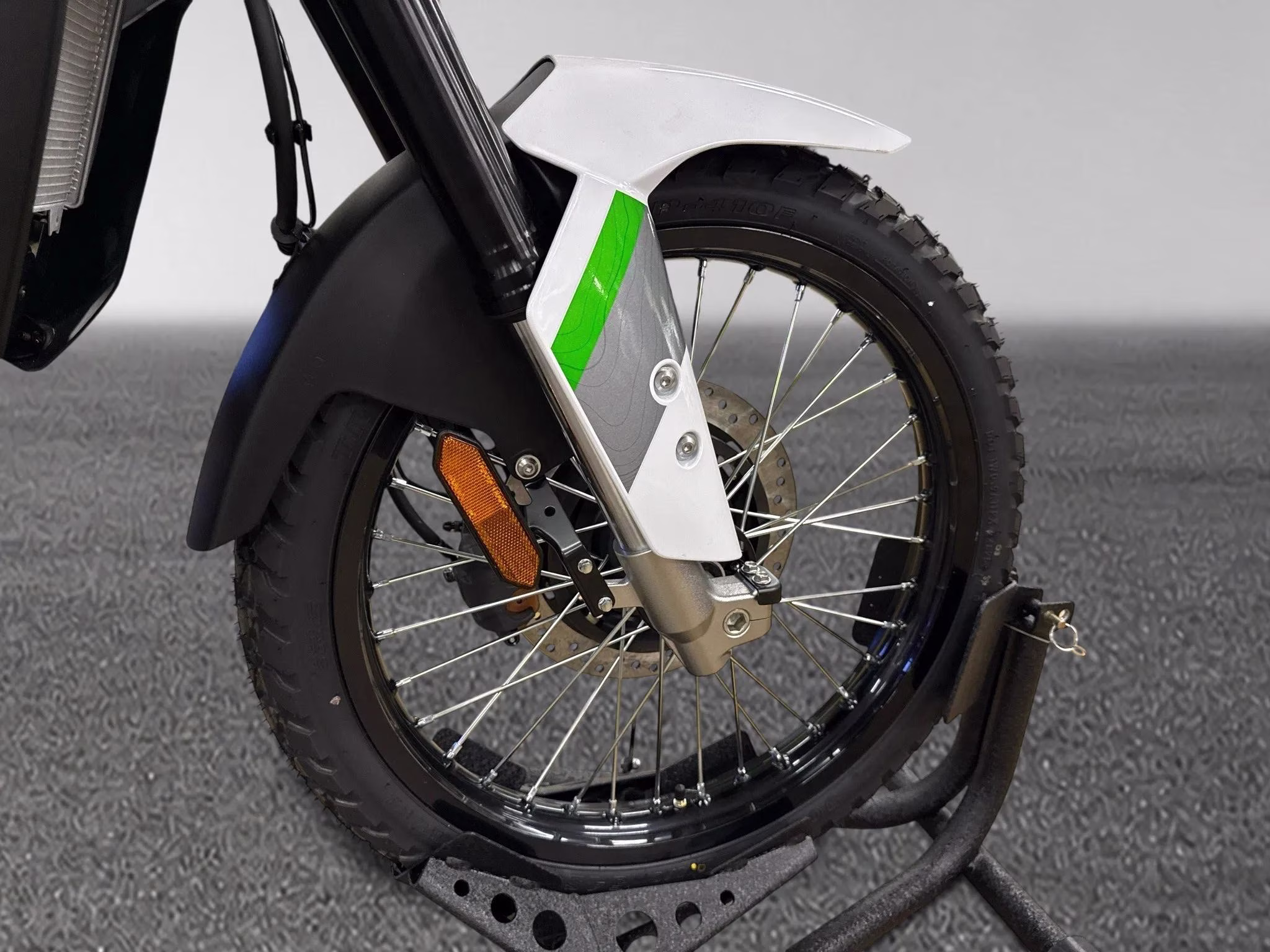 2026 White Kawasaki KLE 500 ABS SE Motorcycle