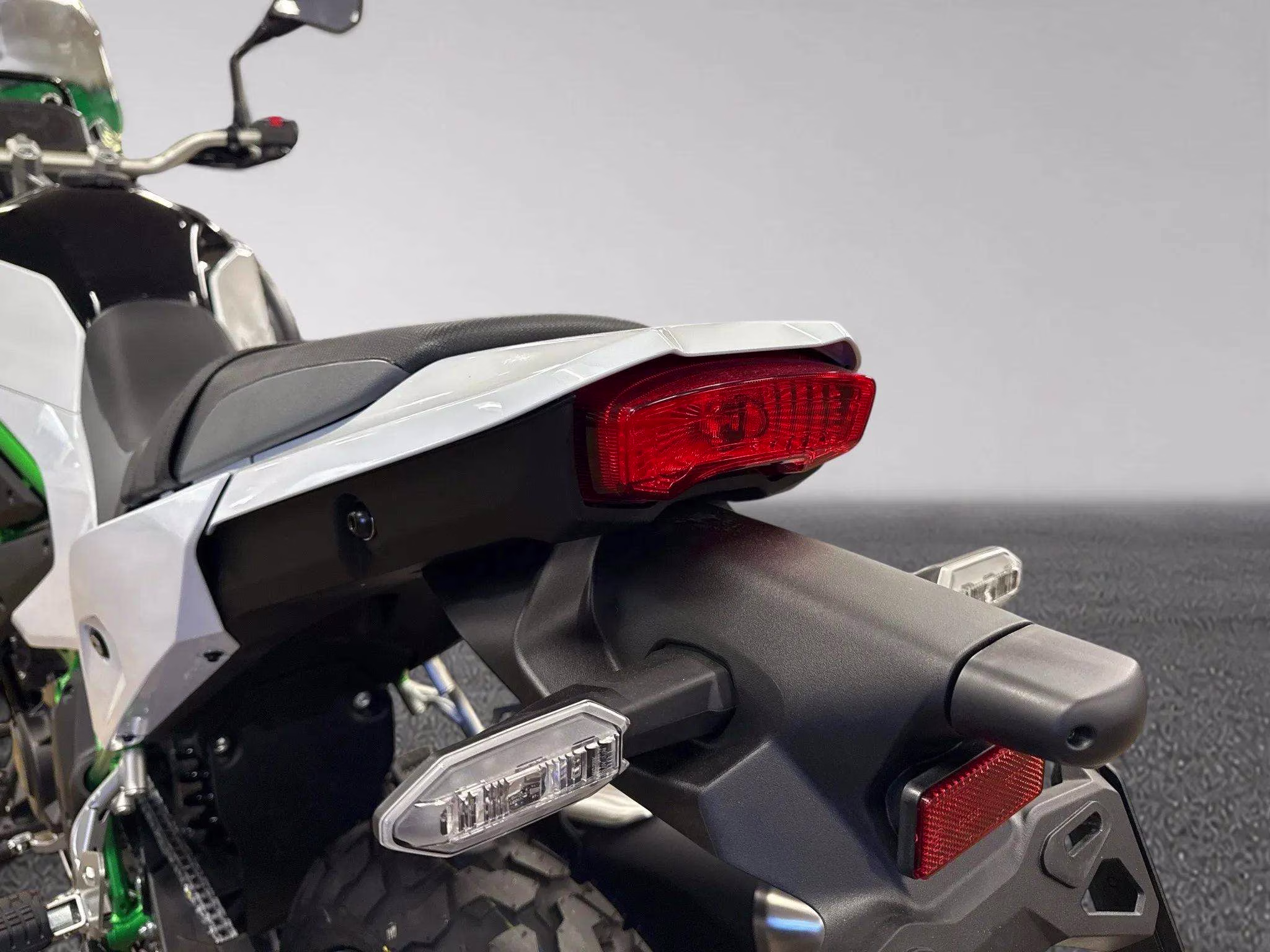 2026 White Kawasaki KLE 500 ABS SE Motorcycle
