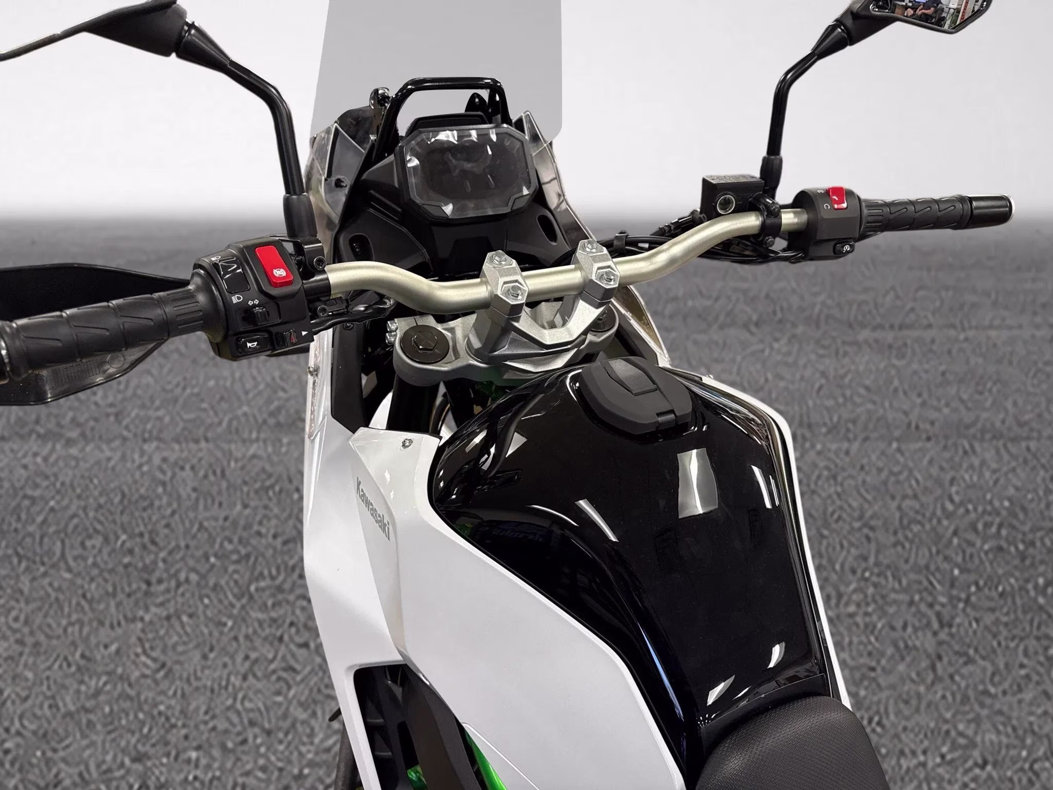 2026 White Kawasaki KLE 500 ABS SE Motorcycle