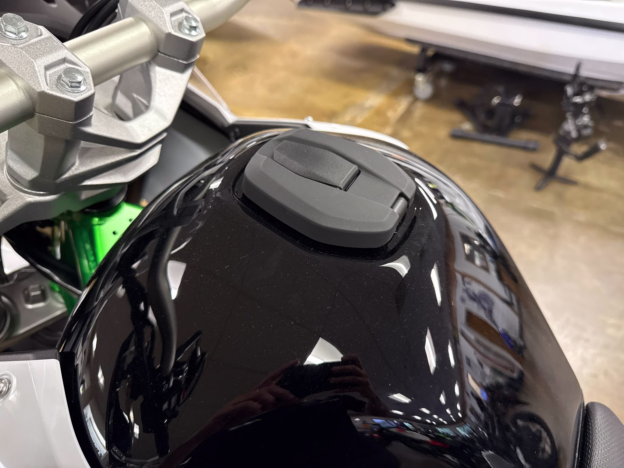 2026 Pearl Blizzard White Kawasaki KLE500 SE ABS SE Motorcycle